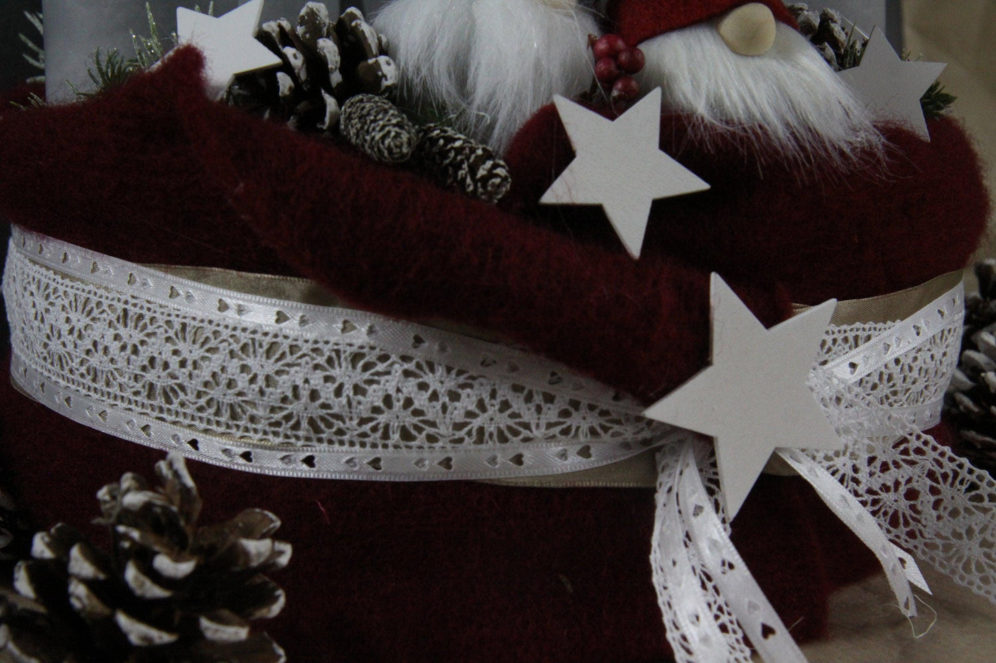Adventskranz Adventskalender mit Wichteln & Sternen – Handgemachte skandinavische Weihnachtsdeko
