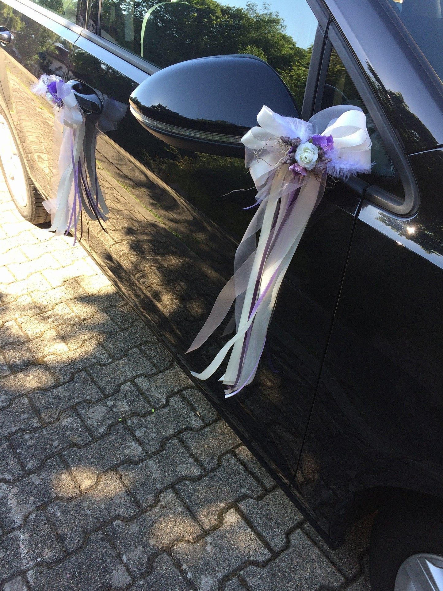 Maßgefertigte Luxus-Autoschleifen für Seitenspiegel und Kirchenbänke – Ihr persönliches Unikat