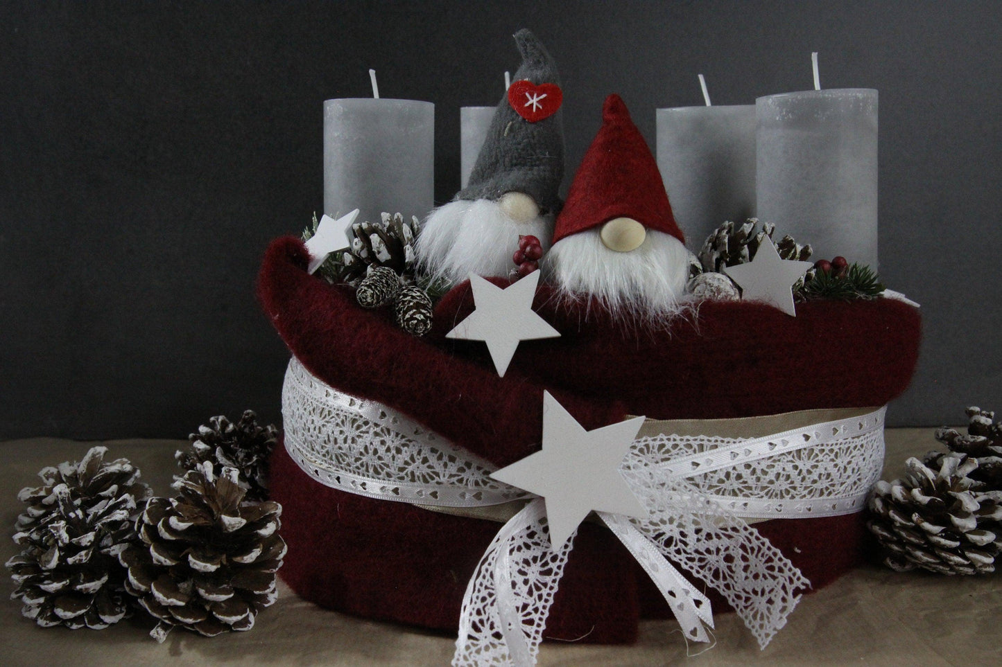 Adventskranz Adventskalender mit Wichteln & Sternen – Handgemachte skandinavische Weihnachtsdeko