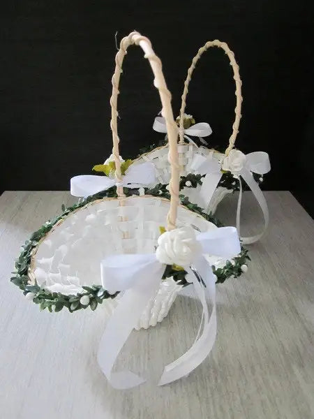 Blumenmädchen Korb Blumenkörbchen Streukörbchen Blumenstreukörbchen – handgemacht aus Seiden- und Kunstblumen, langlebig & pflegeleicht von SarahsFlowerStudio