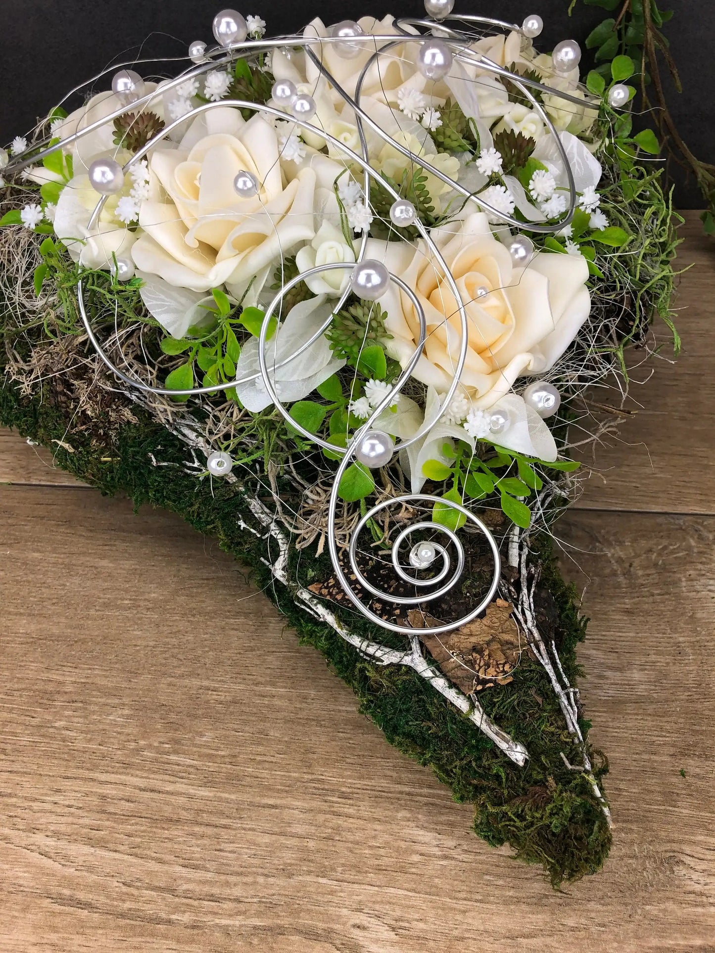 Grabgesteck Grabschmuck Herz Grabdekoration Grabschmuck Allerheiligen Rose – handgemacht aus Seiden- und Kunstblumen, langlebig & pflegeleicht von SarahsFlowerStudio