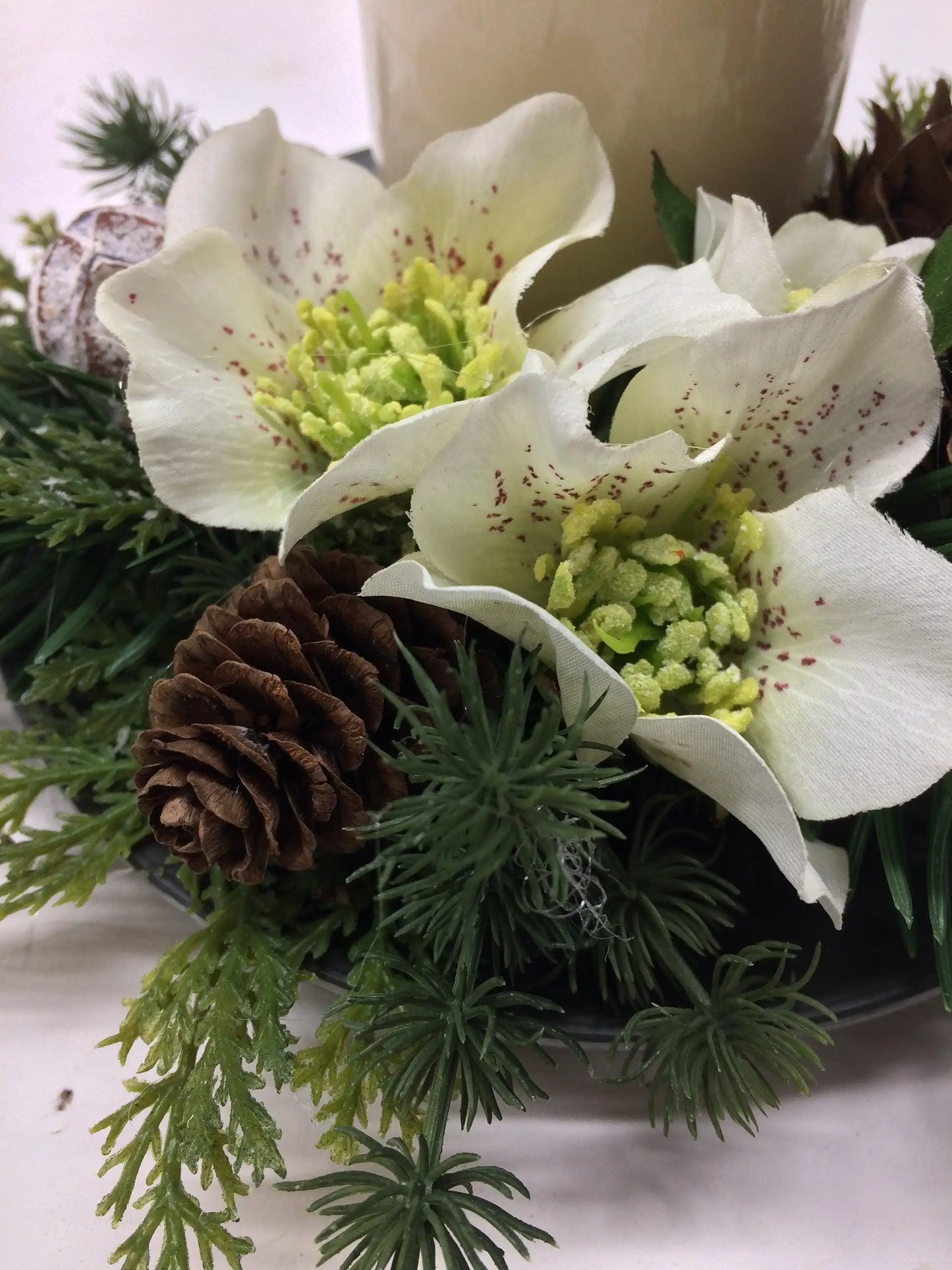 Grabgesteck Grabschmuck Allerheiligen mit Kerze 20cm Grabdeko Grabdekoration – handgemacht aus Seiden- und Kunstblumen, langlebig & pflegeleicht von SarahsFlowerStudio