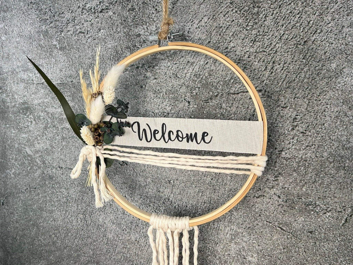 Türkranz Kranz Ring Stickring Eukalyptus Gräser Wandkranz Trockenblumen Hoop – handgemacht aus Seiden- und Kunstblumen, langlebig & pflegeleicht von SarahsFlowerStudio