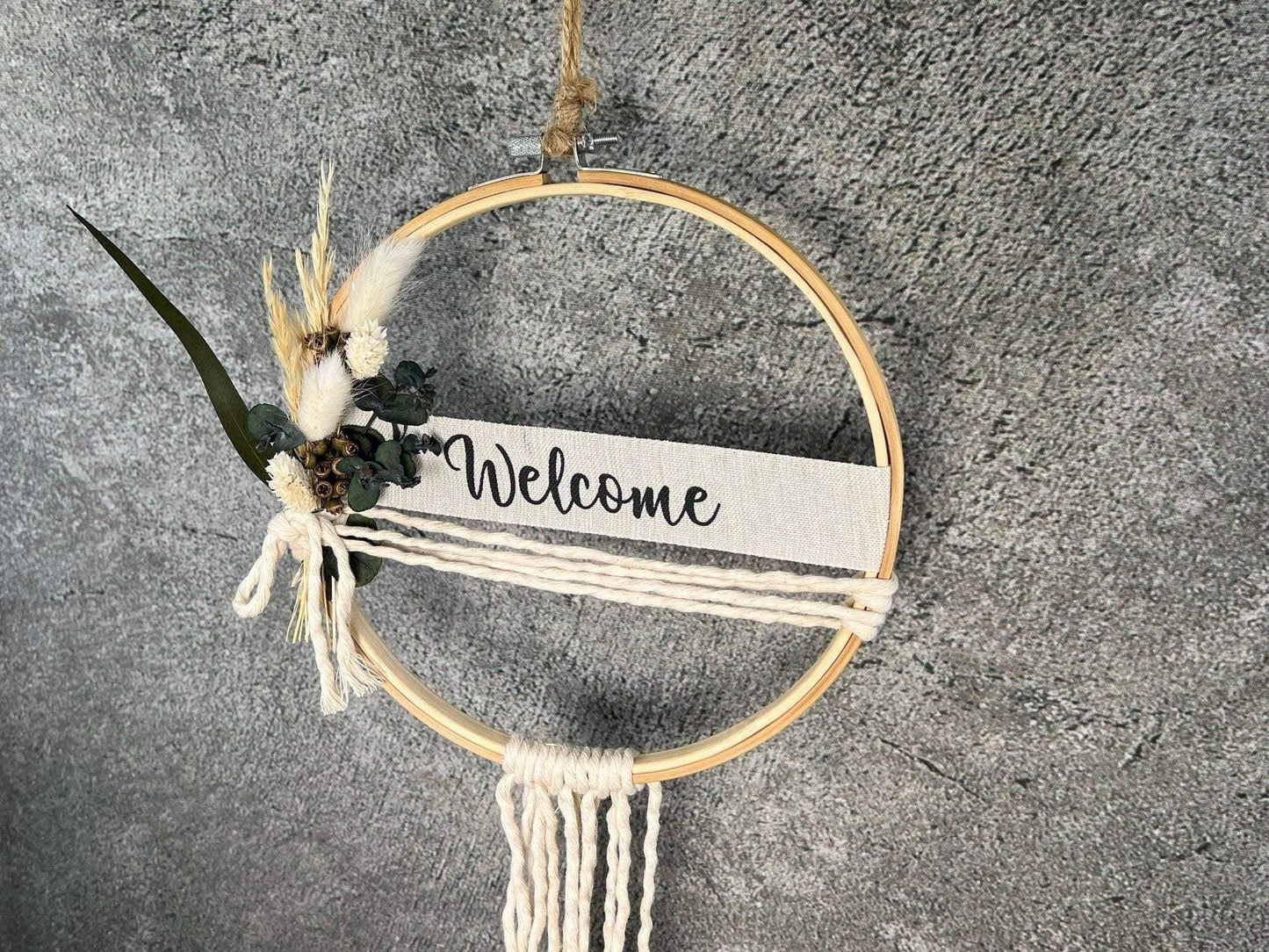 Türkranz Kranz Ring Stickring Eukalyptus Gräser Wandkranz Trockenblumen Hoop – handgemacht aus Seiden- und Kunstblumen, langlebig & pflegeleicht von SarahsFlowerStudio