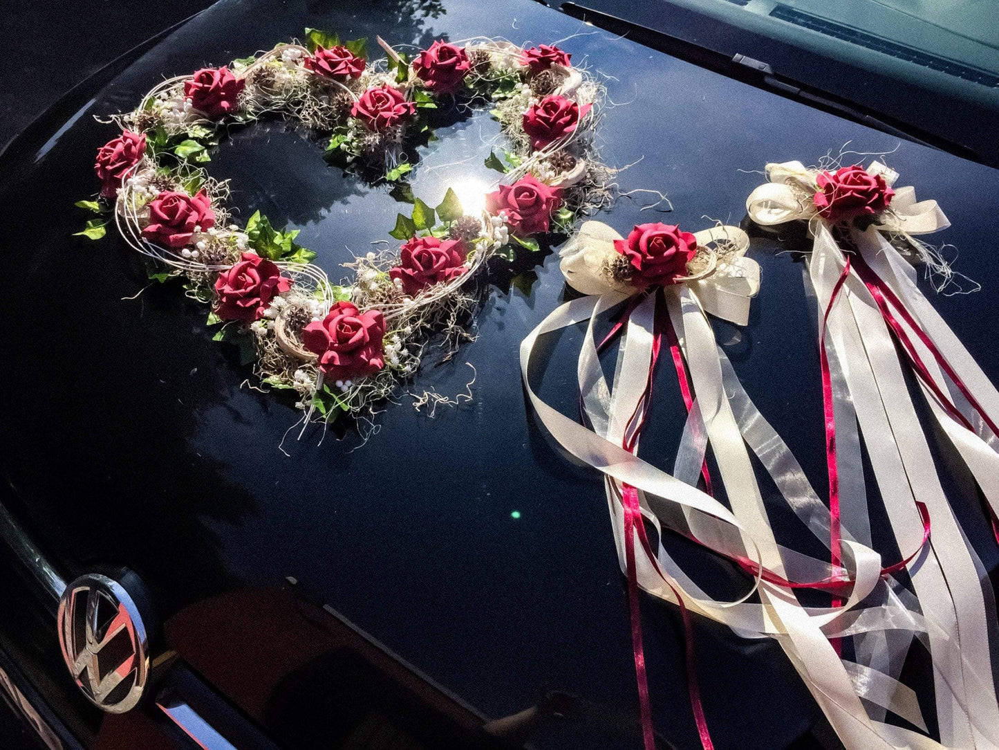 Autoschmuck Set 3 Teilig Herz und Schleifen Autodekoration Autoblumenschmuck Gesteck Hochzeit Kutschen Schmuck Kutschendeko Kutsche Wedding – handgemacht aus Seiden- und Kunstblumen, langlebig & pflegeleicht von SarahsFlowerStudio