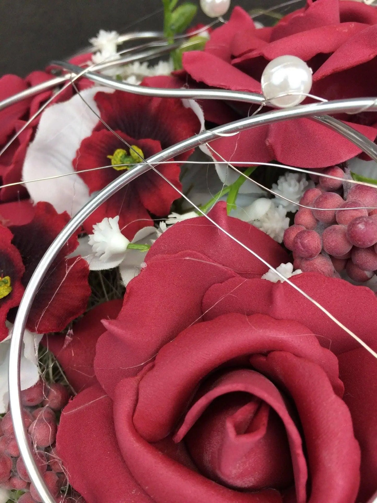 Grabgesteck Rosen Hortensien Grabschmuck Herz Farbwunsch Grabdeko Grabdekoration – handgemacht aus Seiden- und Kunstblumen, langlebig & pflegeleicht von SarahsFlowerStudio