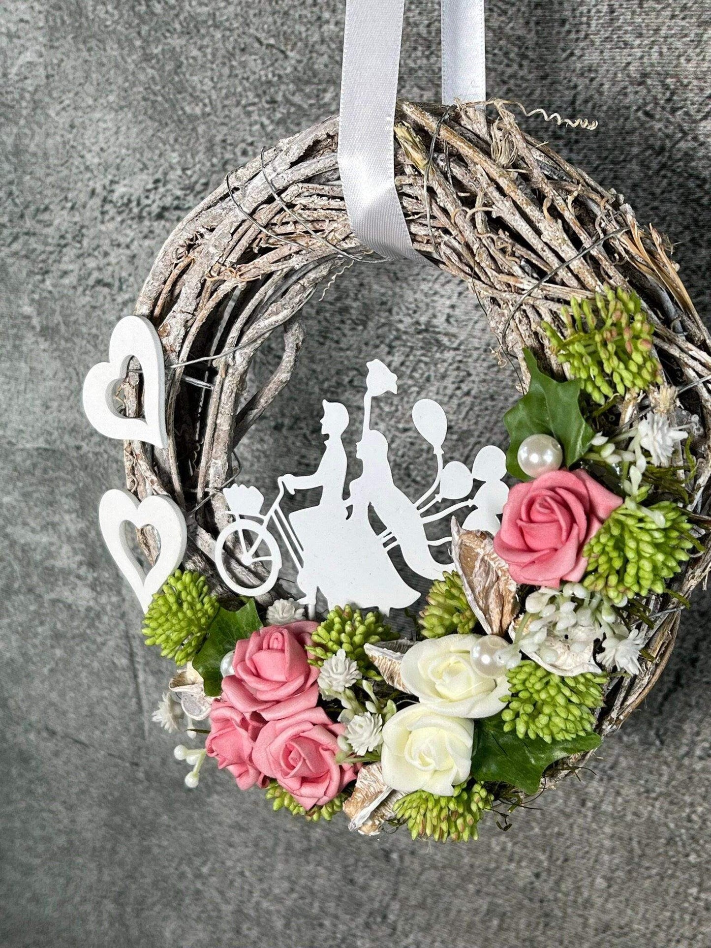 Türkranz 20cm Türdeko Türschmuck Hochzeit Hochzeitspaar Rosen ganzjährig Tür Schmuck – handgemacht aus Seiden- und Kunstblumen, langlebig & pflegeleicht von SarahsFlowerStudio