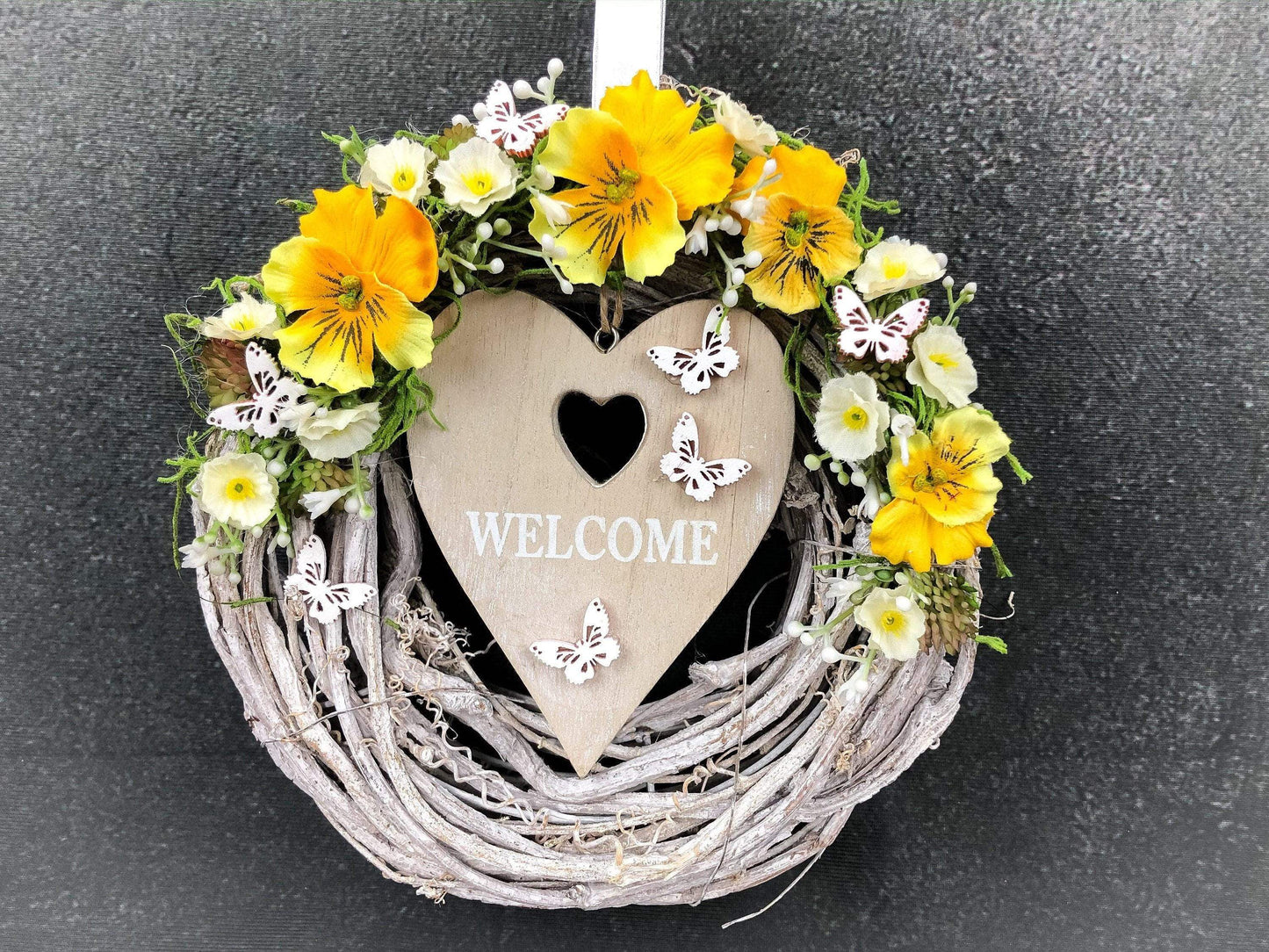 Türkranz Türdeko Türschmuck Herz Welcome Modern ganzjährig Tür Schmuck Schmetterling Herbst – handgemacht aus Seiden- und Kunstblumen, langlebig & pflegeleicht von SarahsFlowerStudio