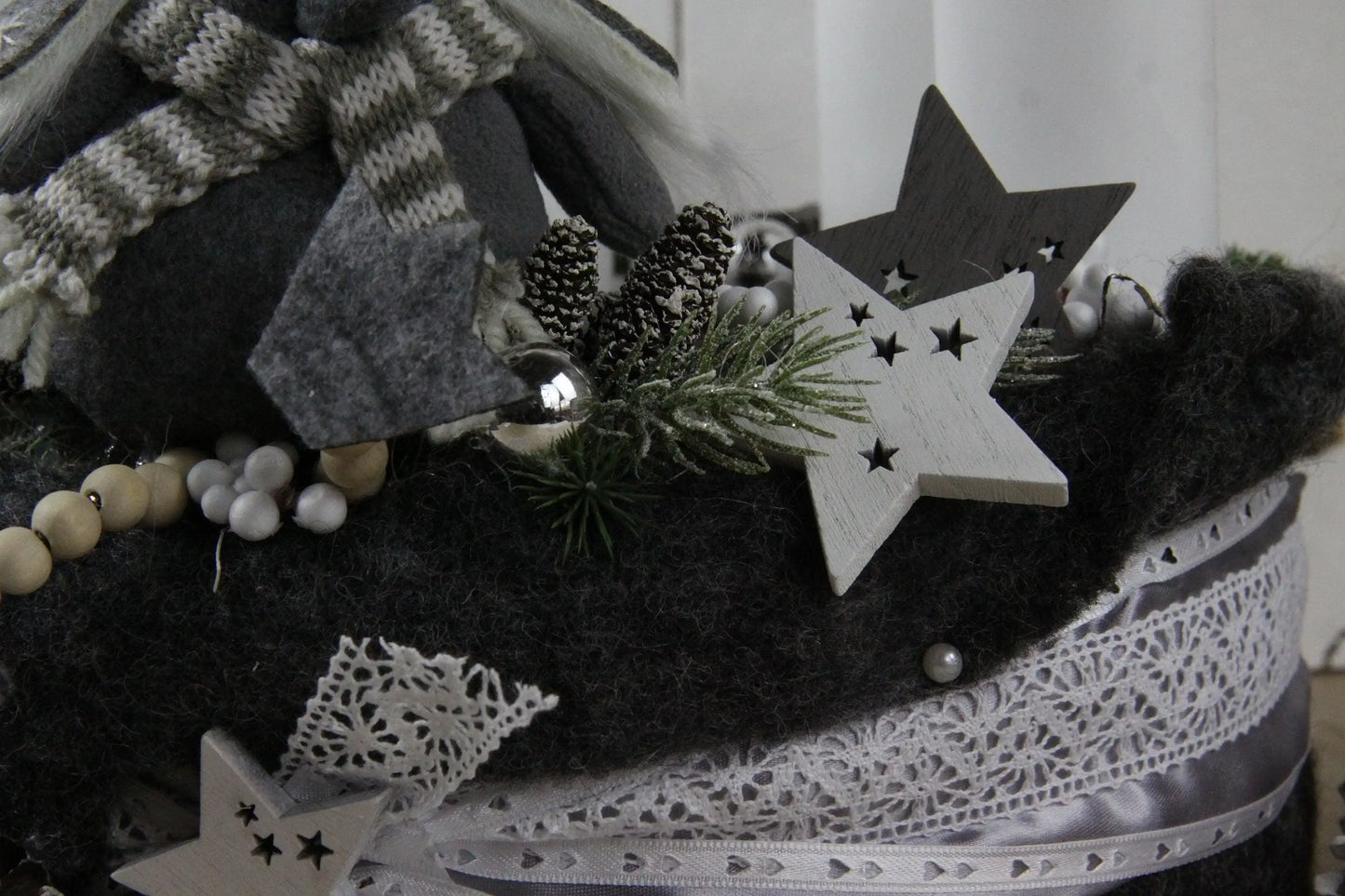 Adventskranz Adventskalender – handgemacht aus Seiden- und Kunstblumen, langlebig & pflegeleicht von SarahsFlowerStudio