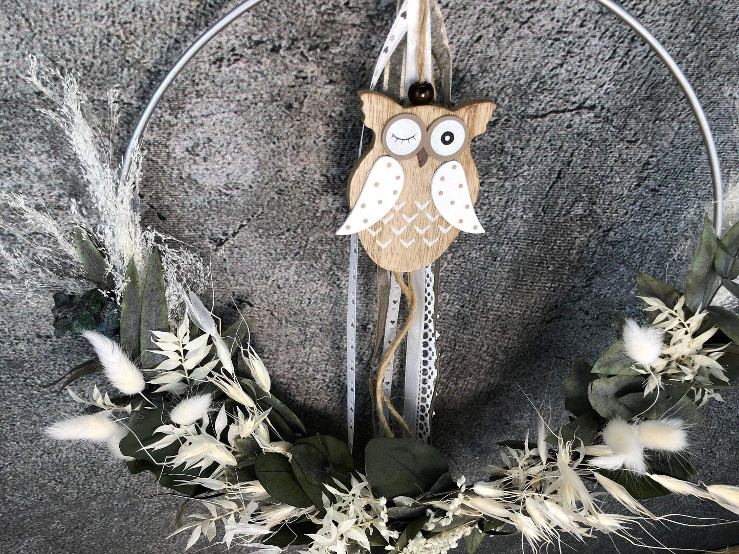 Türkranz Eule Kranz Ring Eukalyptus Gräser Wandkranz Trockenblumen Natur natürlich Hoop Herbst Herbstlich – handgemacht aus Seiden- und Kunstblumen, langlebig & pflegeleicht von SarahsFlowerStudio