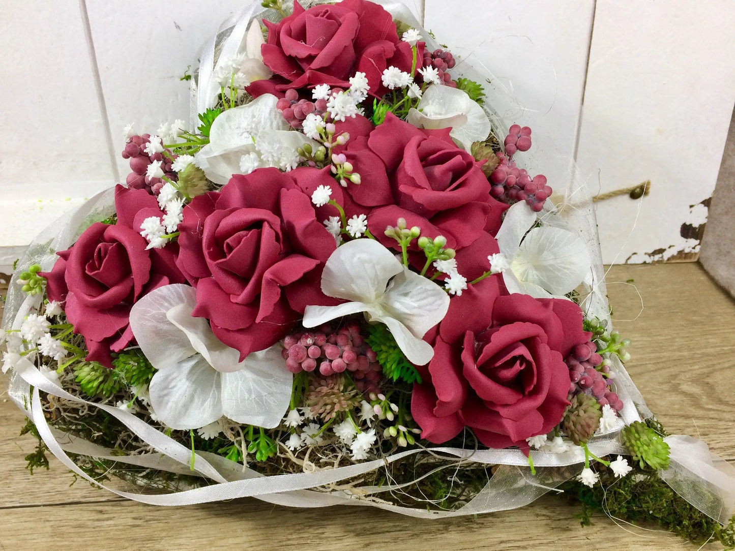 Grabgesteck Grabschmuck Herz 30cm Farbwunsch Grabdeko Grabdekoration – handgemacht aus Seiden- und Kunstblumen, langlebig & pflegeleicht von SarahsFlowerStudio
