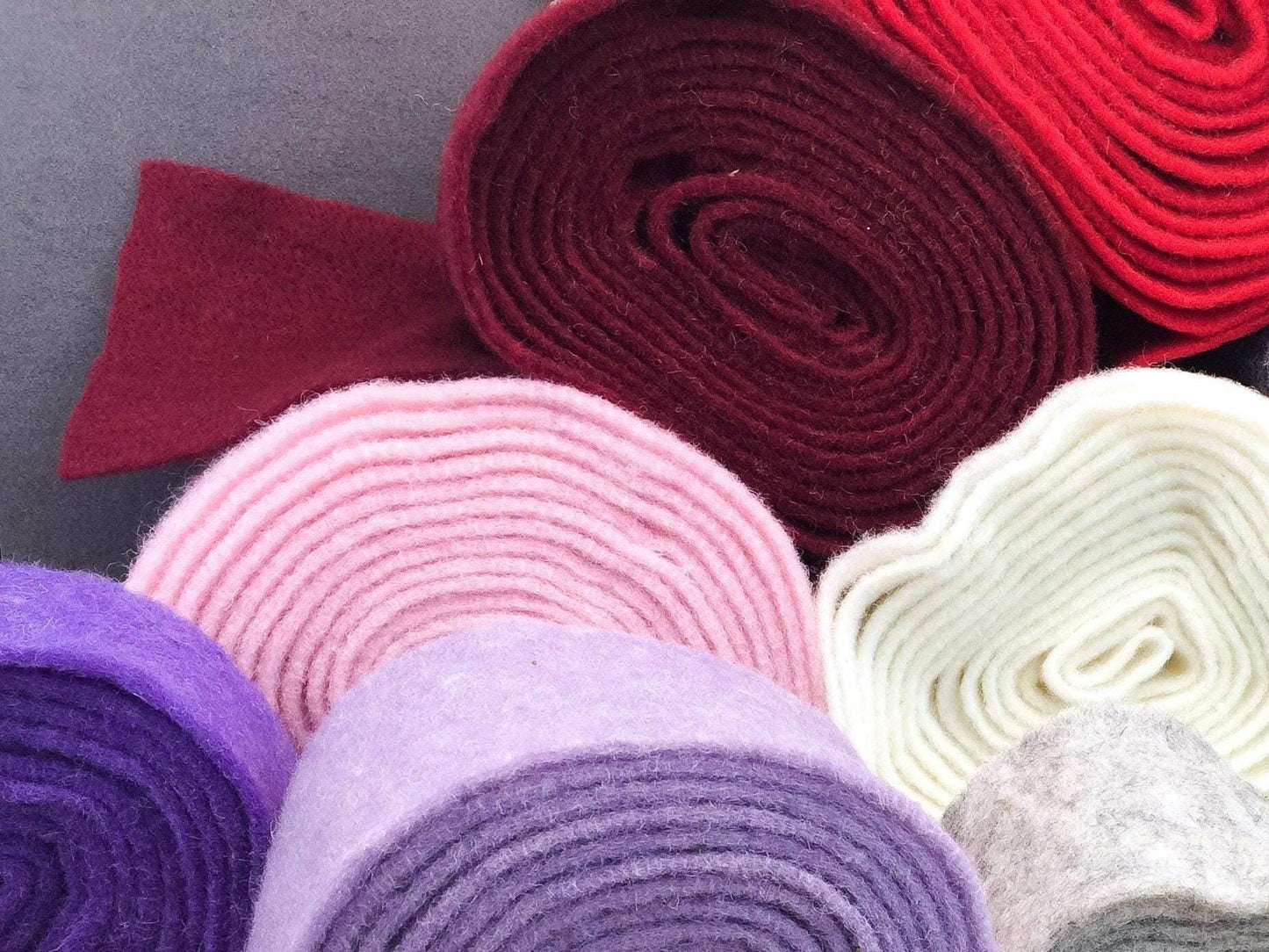 Adventskranz Adventskalender Gläser Häuser Kugeln Kerzen Tanne Filz Modern Natürlich Getrocknet Künstlich Haltbar – handgemacht aus Seiden- und Kunstblumen, langlebig & pflegeleicht von SarahsFlowerStudio
