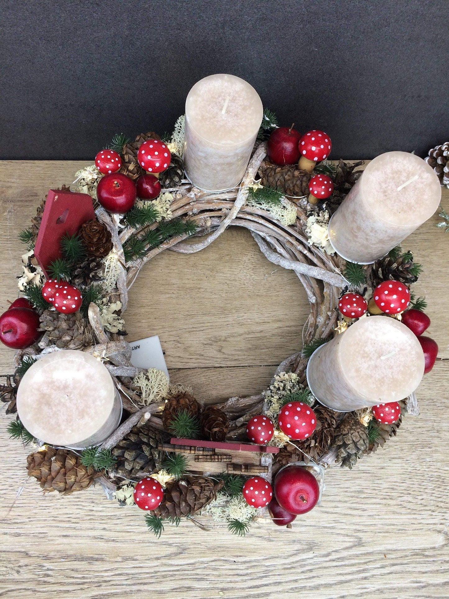 Adventskranz Adventskalender mit 20er LED Lichterkette – handgemacht aus Seiden- und Kunstblumen, langlebig & pflegeleicht von SarahsFlowerStudio