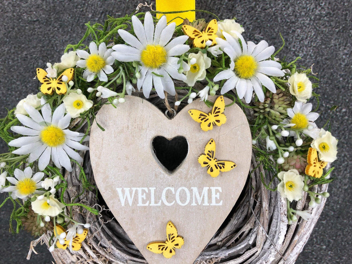 Türkranz Türdeko Türschmuck Herz Welcome Modern ganzjährig Tür Schmuck Schmetterling Herbst – handgemacht aus Seiden- und Kunstblumen, langlebig & pflegeleicht von SarahsFlowerStudio