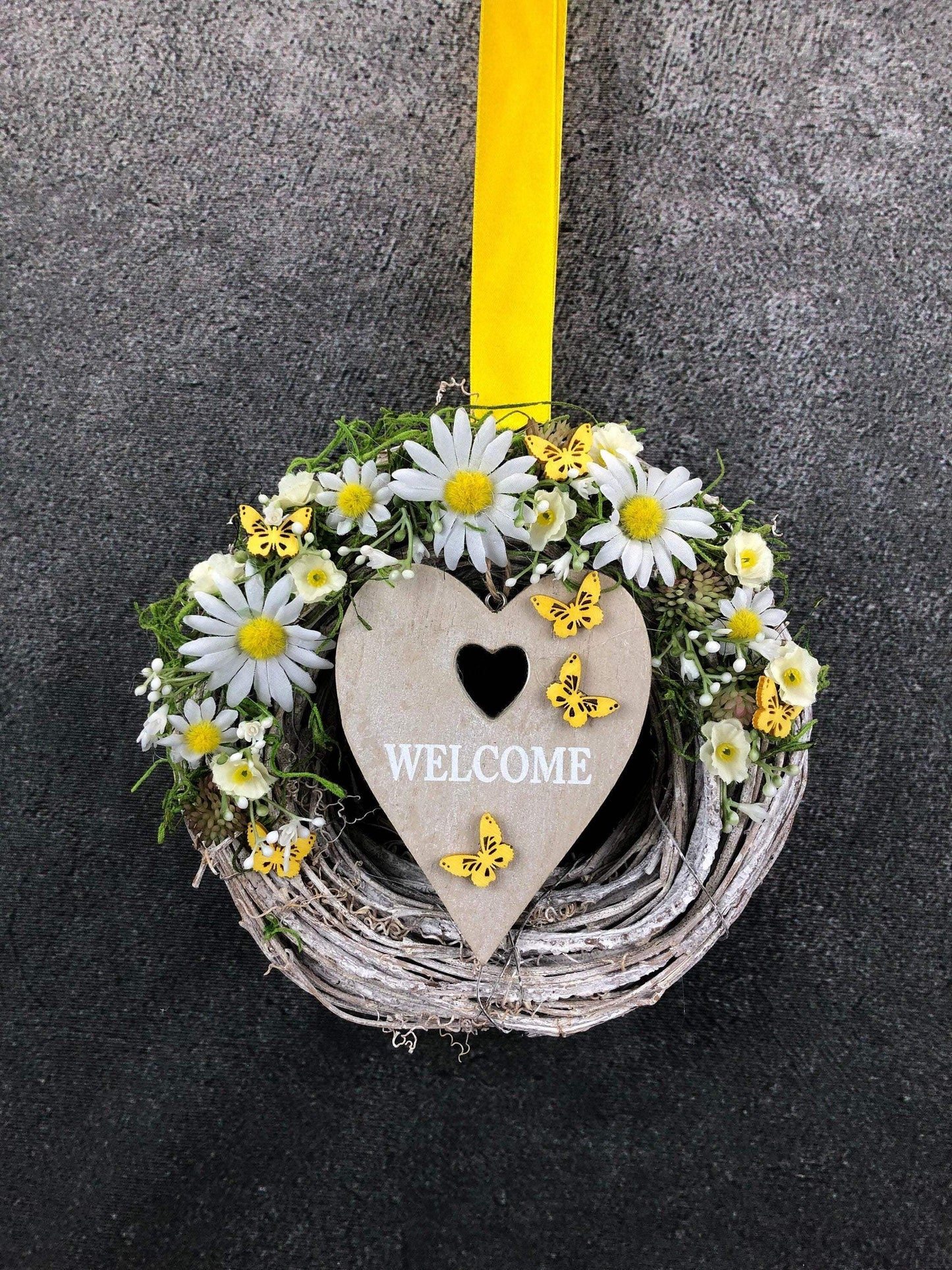 Türkranz Türdeko Türschmuck Herz Welcome Modern ganzjährig Tür Schmuck Schmetterling Herbst – handgemacht aus Seiden- und Kunstblumen, langlebig & pflegeleicht von SarahsFlowerStudio