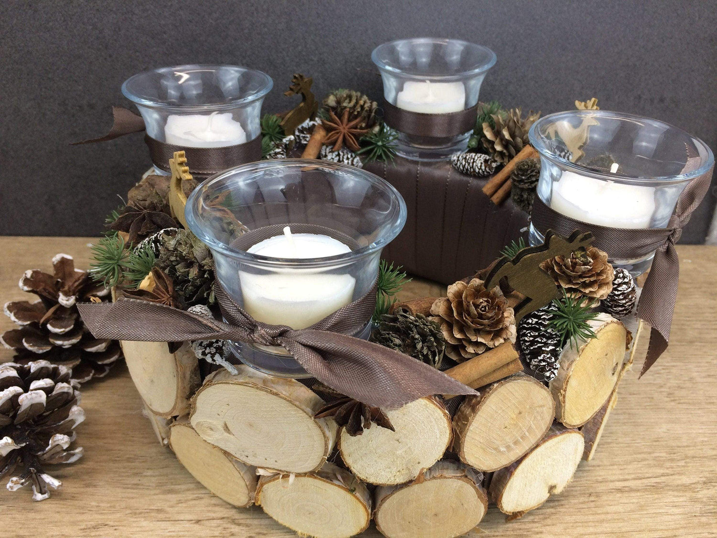 Adventskranz Wunschfarbe Hirsch Zapfen Birke Wunschfarbe Teelicht Anis Zimt – handgemacht aus Seiden- und Kunstblumen, langlebig & pflegeleicht von SarahsFlowerStudio