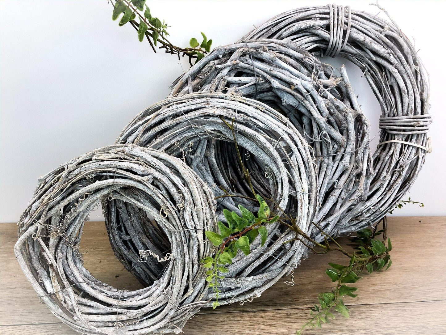 Türkranz Türdeko Türschmuck Modern Ganzjährig Pfauenfeder Pfau Pfauenauge Tür Schmuck Herbst – handgemacht aus Seiden- und Kunstblumen, langlebig & pflegeleicht von SarahsFlowerStudio