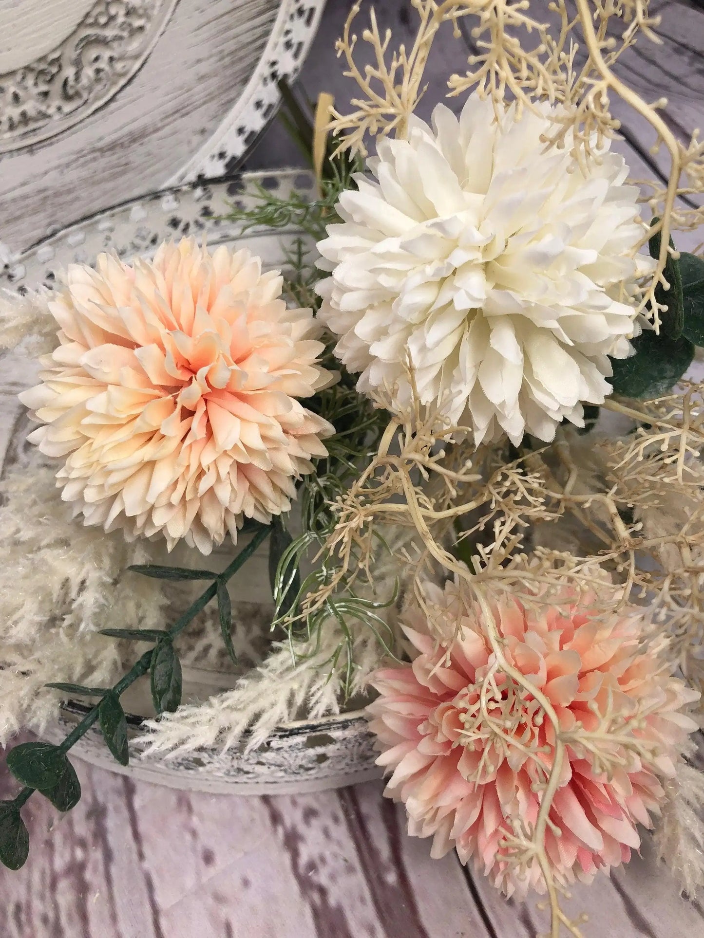 Wiesenblumen Strauß mit Eukalyptus künstlich Blumen Sommer Frühling ganzjährig Modern Blüten – handgemacht aus Seiden- und Kunstblumen, langlebig & pflegeleicht von SarahsFlowerStudio