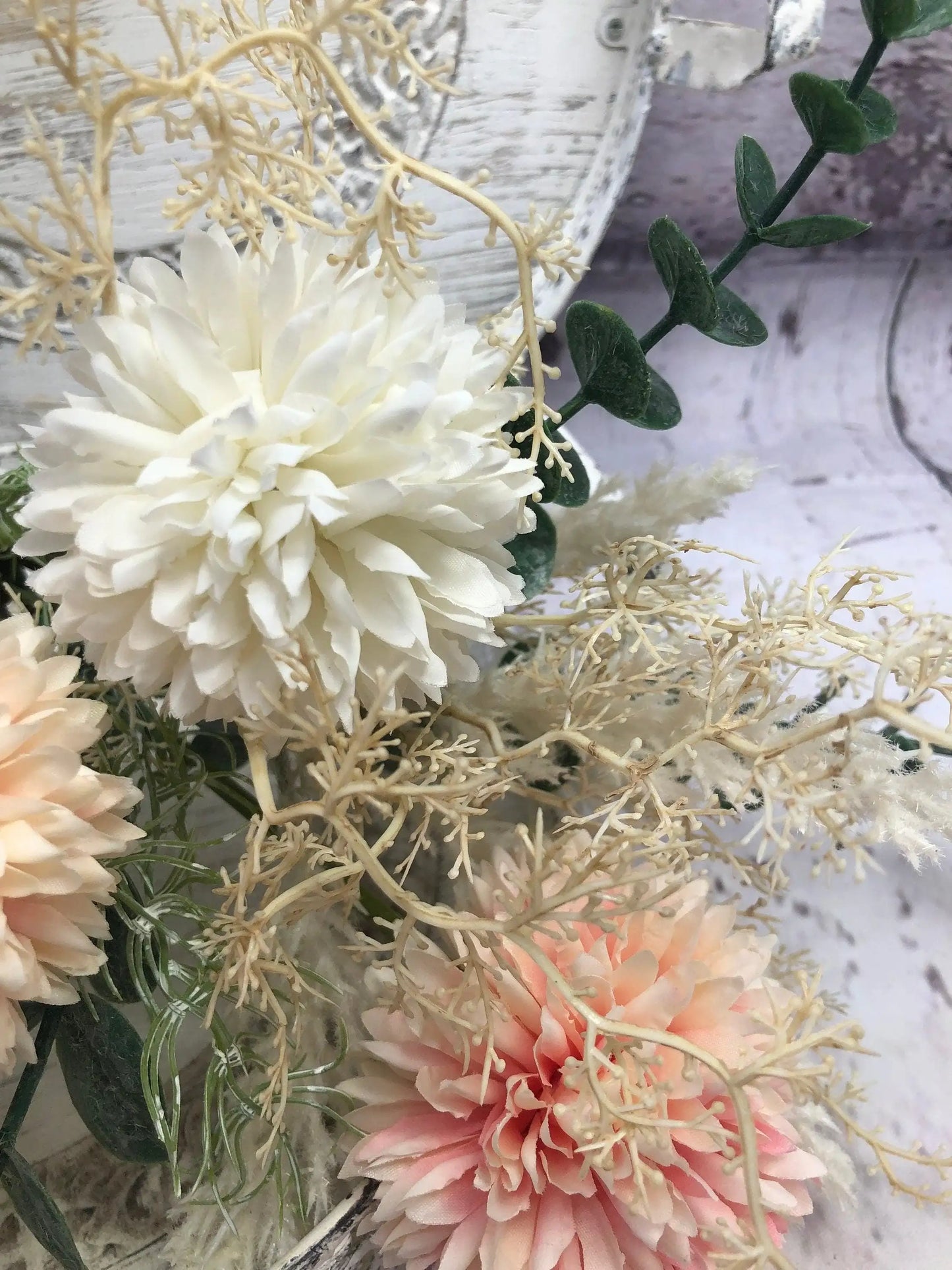 Wiesenblumen Strauß mit Eukalyptus künstlich Blumen Sommer Frühling ganzjährig Modern Blüten – handgemacht aus Seiden- und Kunstblumen, langlebig & pflegeleicht von SarahsFlowerStudio