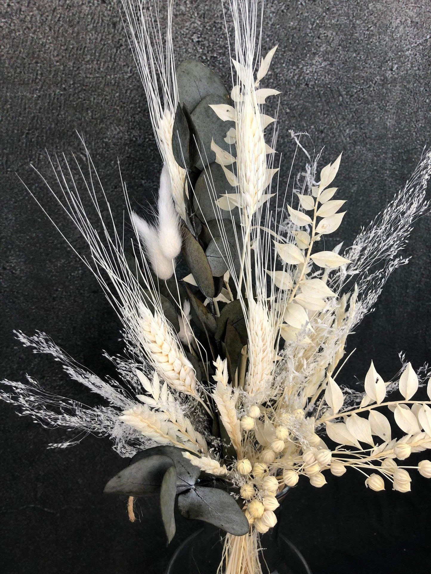 Trockenblumenstrauß Strauß Gräser mit Exoten Eukalyptus Gräser Trockenblumen Trockenmaterial Natur natürlich dried bouquet dried Flowers – handgemacht aus Seiden- und Kunstblumen, langlebig & pflegeleicht von SarahsFlowerStudio