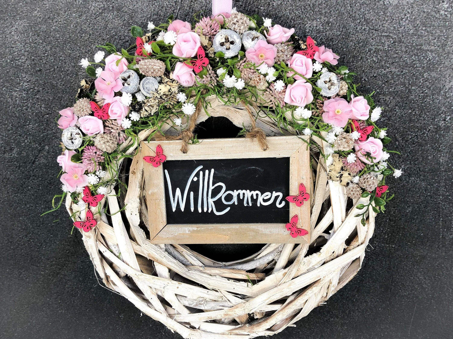 Türkranz Türdeko Türschmuck Tafel Willkommen Modern ganzjährig Tür Schmuck Schmetterling Herbst – handgemacht aus Seiden- und Kunstblumen, langlebig & pflegeleicht von SarahsFlowerStudio