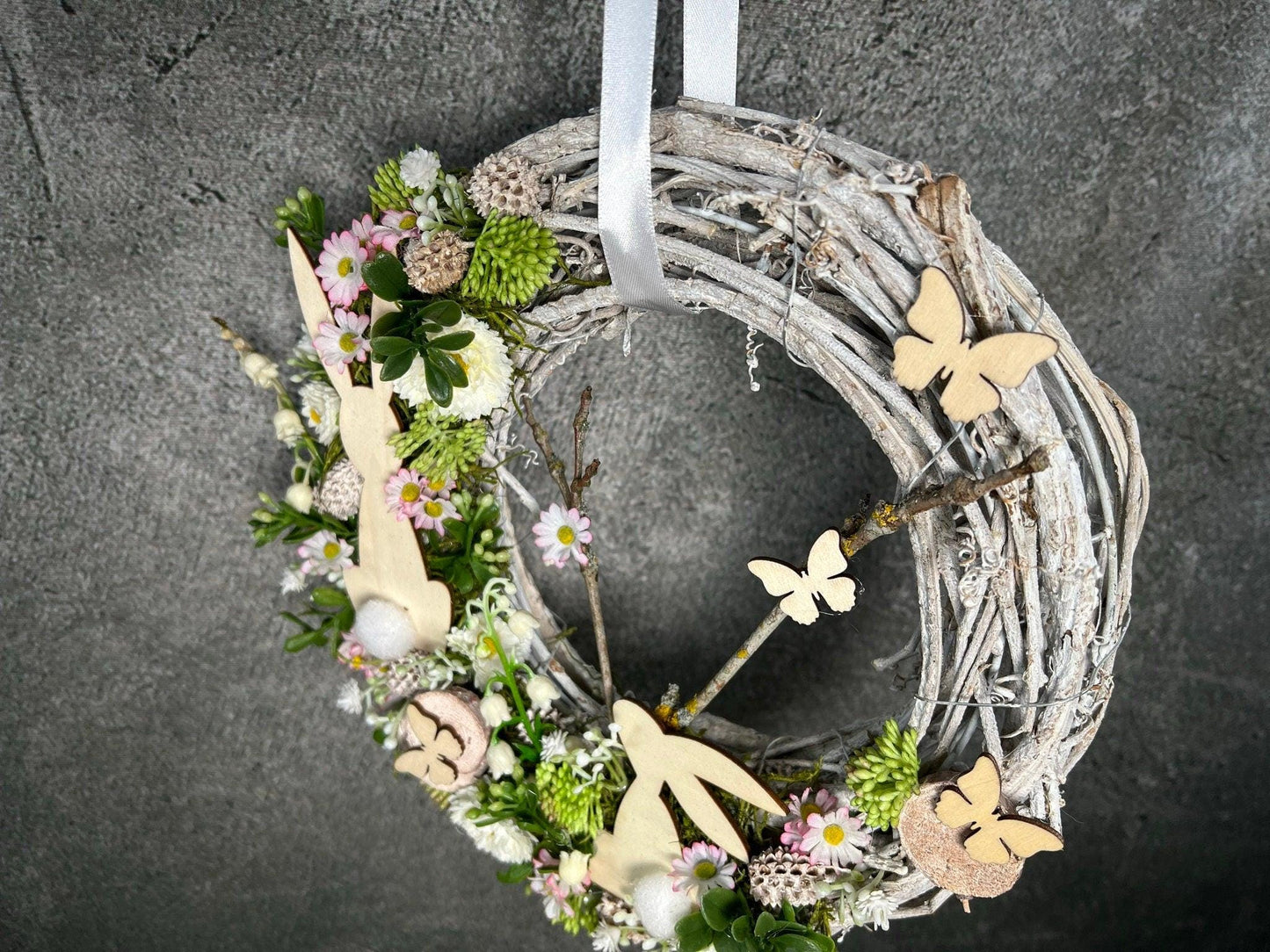 Türkranz Frühling Schleierkraut mit Hasen – Wunschfarbe Seidenblumen – Türkranz – SarahsFlowerStudio