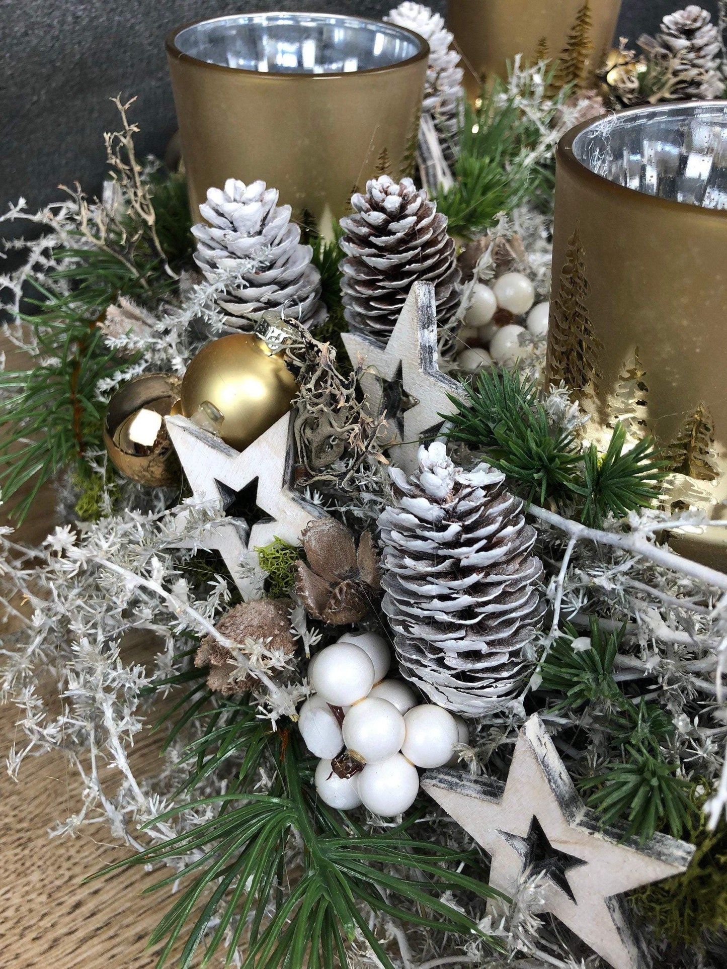 Adventskranz Adventskalender Asparagus Hirsch Zapfen mehrjährig groß rund – handgemacht aus Seiden- und Kunstblumen, langlebig & pflegeleicht von SarahsFlowerStudio