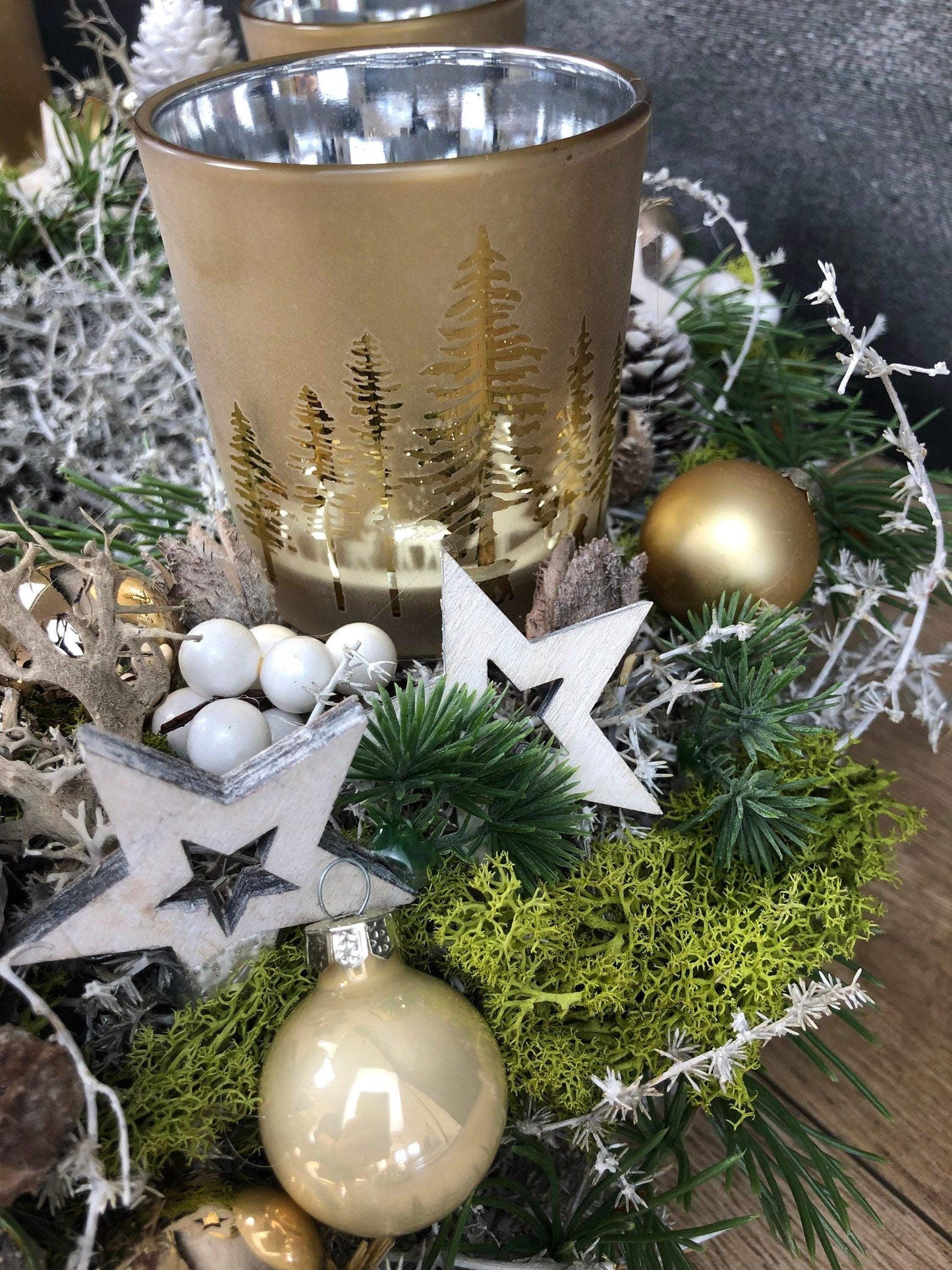 Adventskranz Adventskalender Asparagus Hirsch Zapfen mehrjährig groß rund – handgemacht aus Seiden- und Kunstblumen, langlebig & pflegeleicht von SarahsFlowerStudio