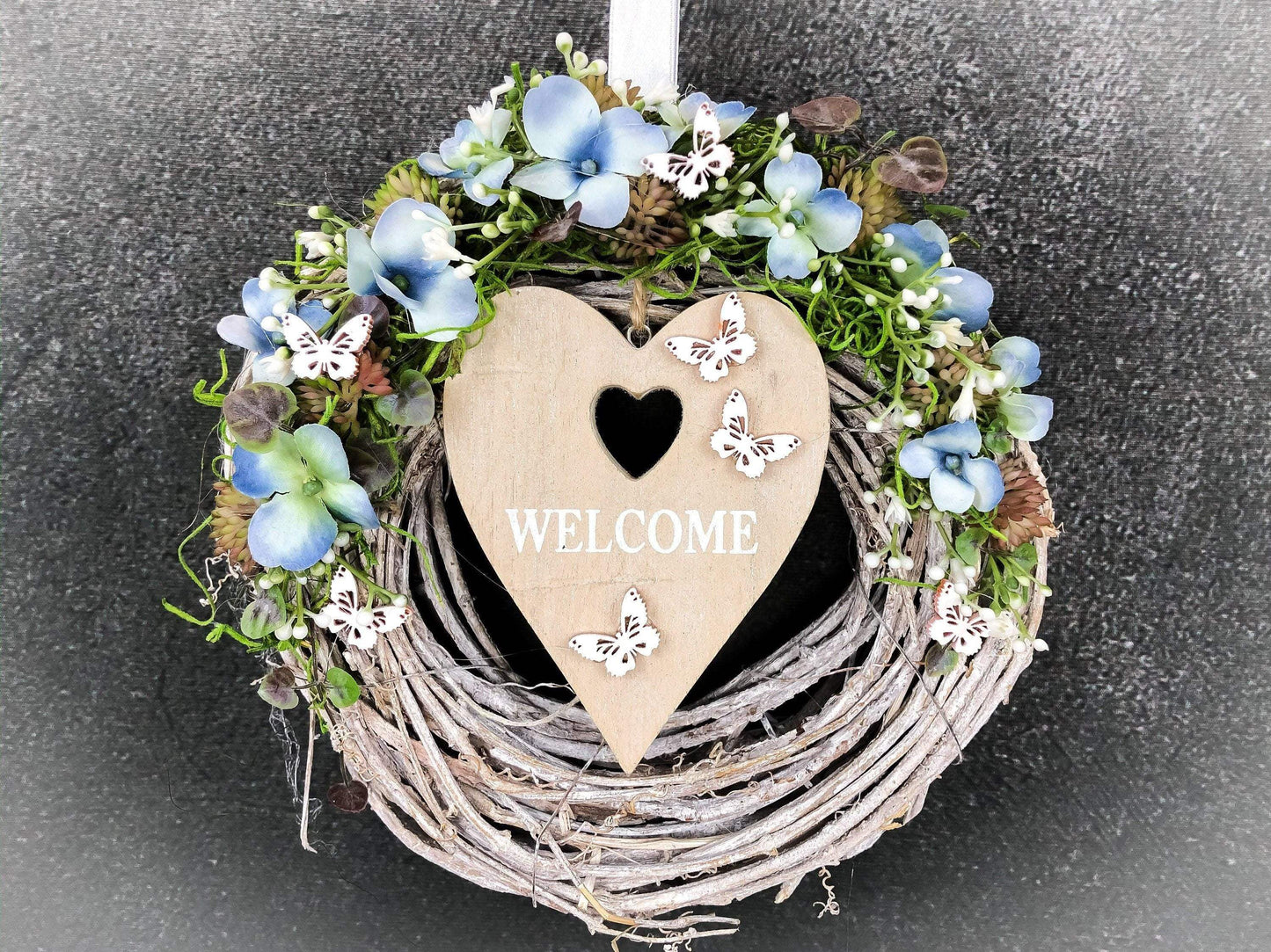 Türkranz Türdeko Türschmuck Herz Welcome Modern ganzjährig Tür Schmuck Schmetterling Herbst – handgemacht aus Seiden- und Kunstblumen, langlebig & pflegeleicht von SarahsFlowerStudio