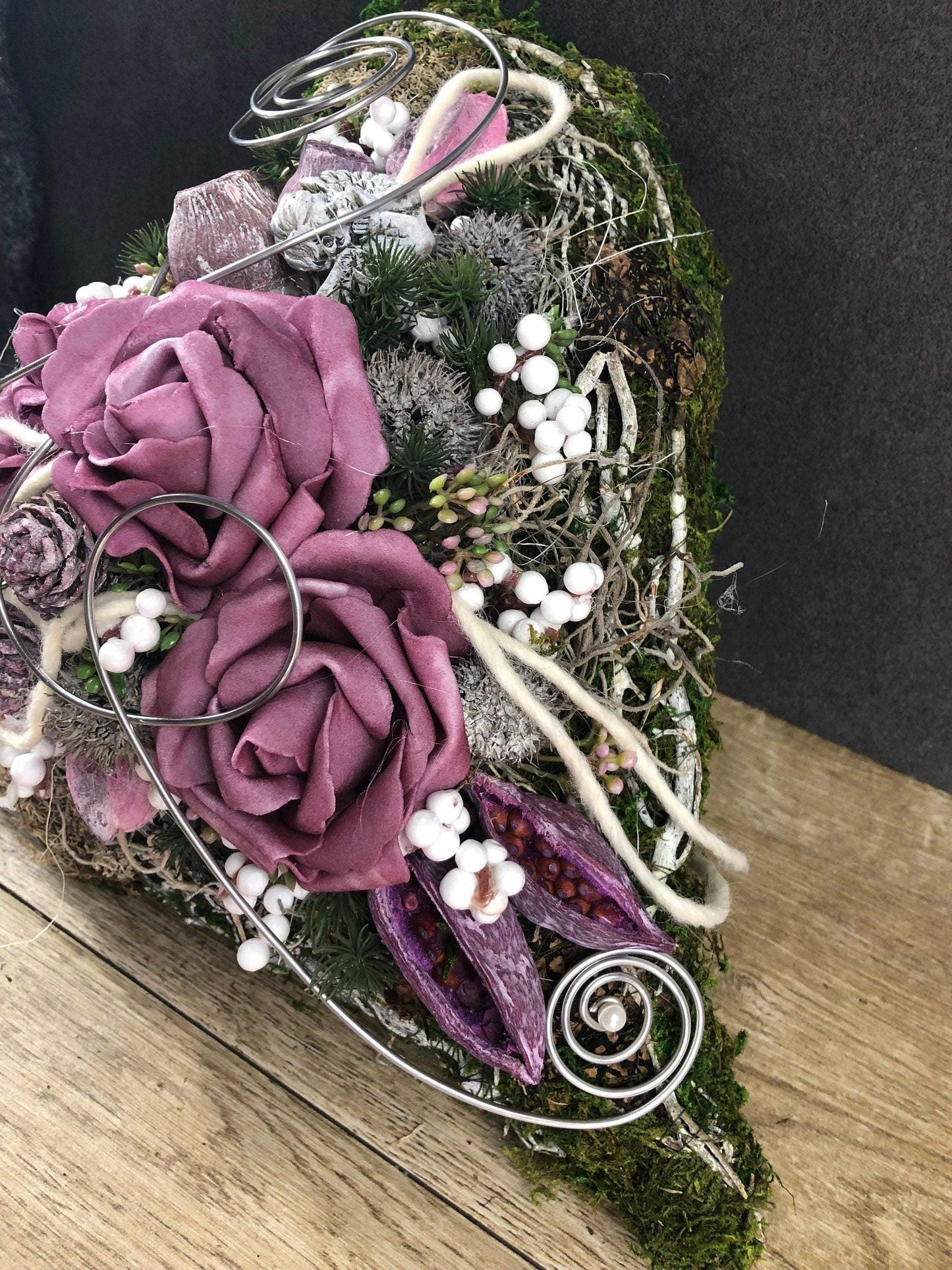 Grabgesteck Grabschmuck Herz 30cm Grabdekoration Grabschmuck Allerheiligen – handgemacht aus Seiden- und Kunstblumen, langlebig & pflegeleicht von SarahsFlowerStudio