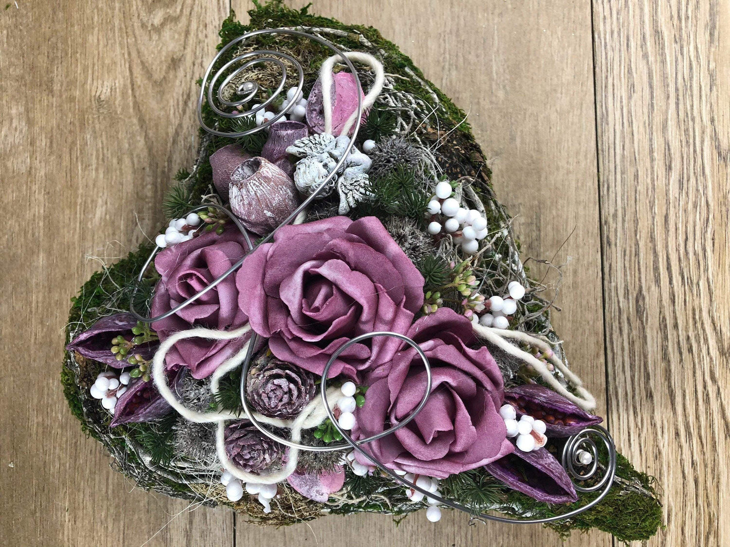 Grabgesteck Grabschmuck Herz 30cm Grabdekoration Grabschmuck Allerheiligen – handgemacht aus Seiden- und Kunstblumen, langlebig & pflegeleicht von SarahsFlowerStudio