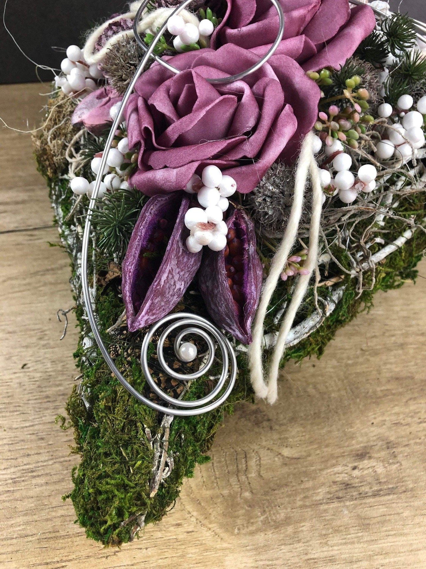 Grabgesteck Grabschmuck Herz 30cm Grabdekoration Grabschmuck Allerheiligen – handgemacht aus Seiden- und Kunstblumen, langlebig & pflegeleicht von SarahsFlowerStudio