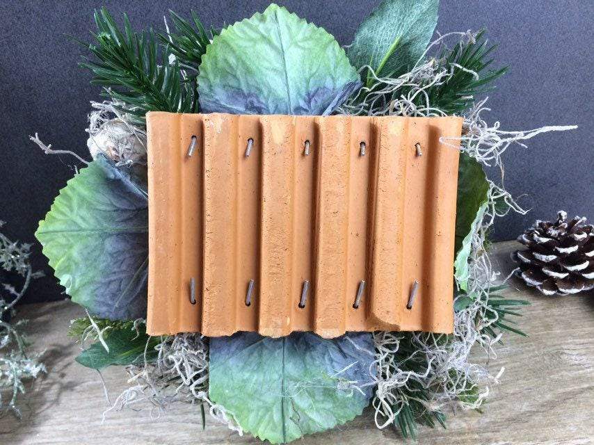 Grabgesteck Grabschmuck Gesteck Grab Allerheiligen extra Schwer Grave Arrangument grave flowers longlasting – handgemacht aus Seiden- und Kunstblumen, langlebig & pflegeleicht von SarahsFlowerStudio