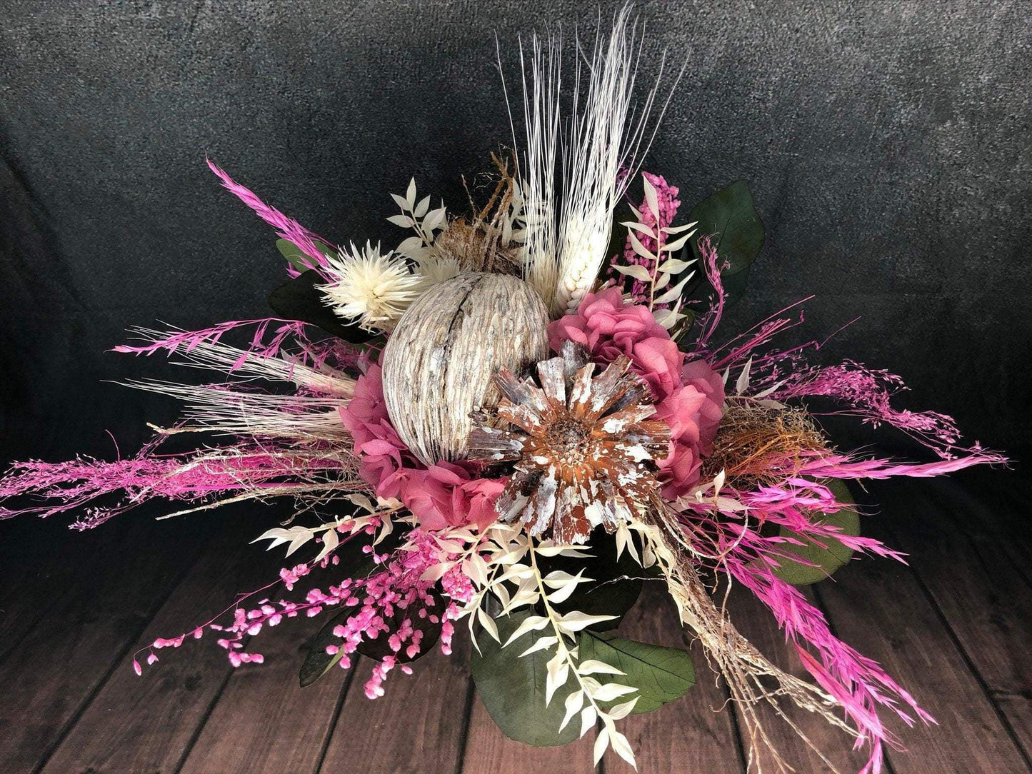 Strauß Gefriergetrocknet Hortensie mit Exoten Tischgesteck Gräser Trockenblumen Trockenmaterial Natur natürlich dried bouquet dried Flowers – handgemacht aus Seiden- und Kunstblumen, langlebig & pflegeleicht von SarahsFlowerStudio
