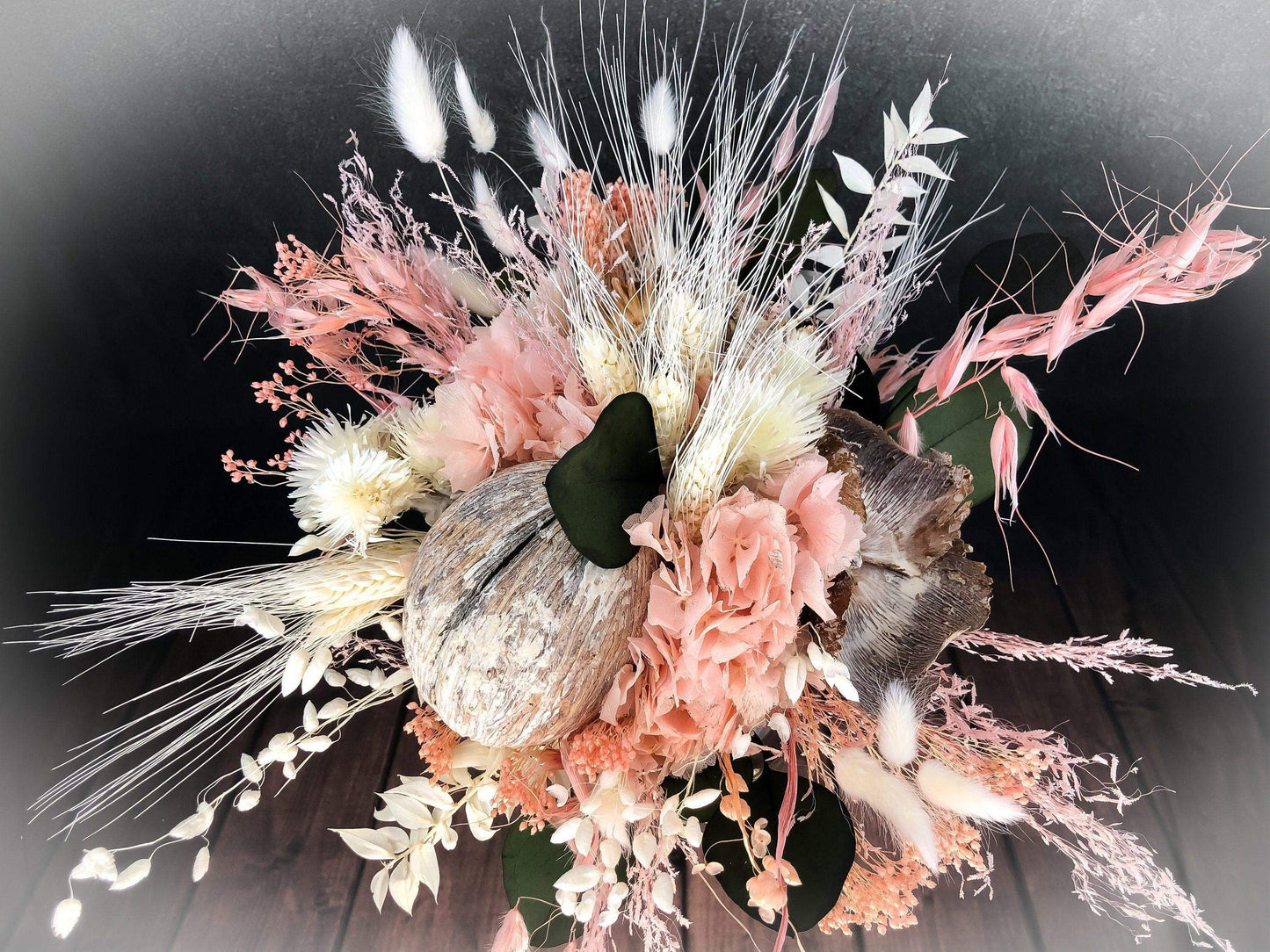 Strauß Gefriergetrocknet Hortensie mit Exoten Tischgesteck Gräser Trockenblumen Trockenmaterial Natur natürlich dried bouquet dried Flowers – handgemacht aus Seiden- und Kunstblumen, langlebig & pflegeleicht von SarahsFlowerStudio