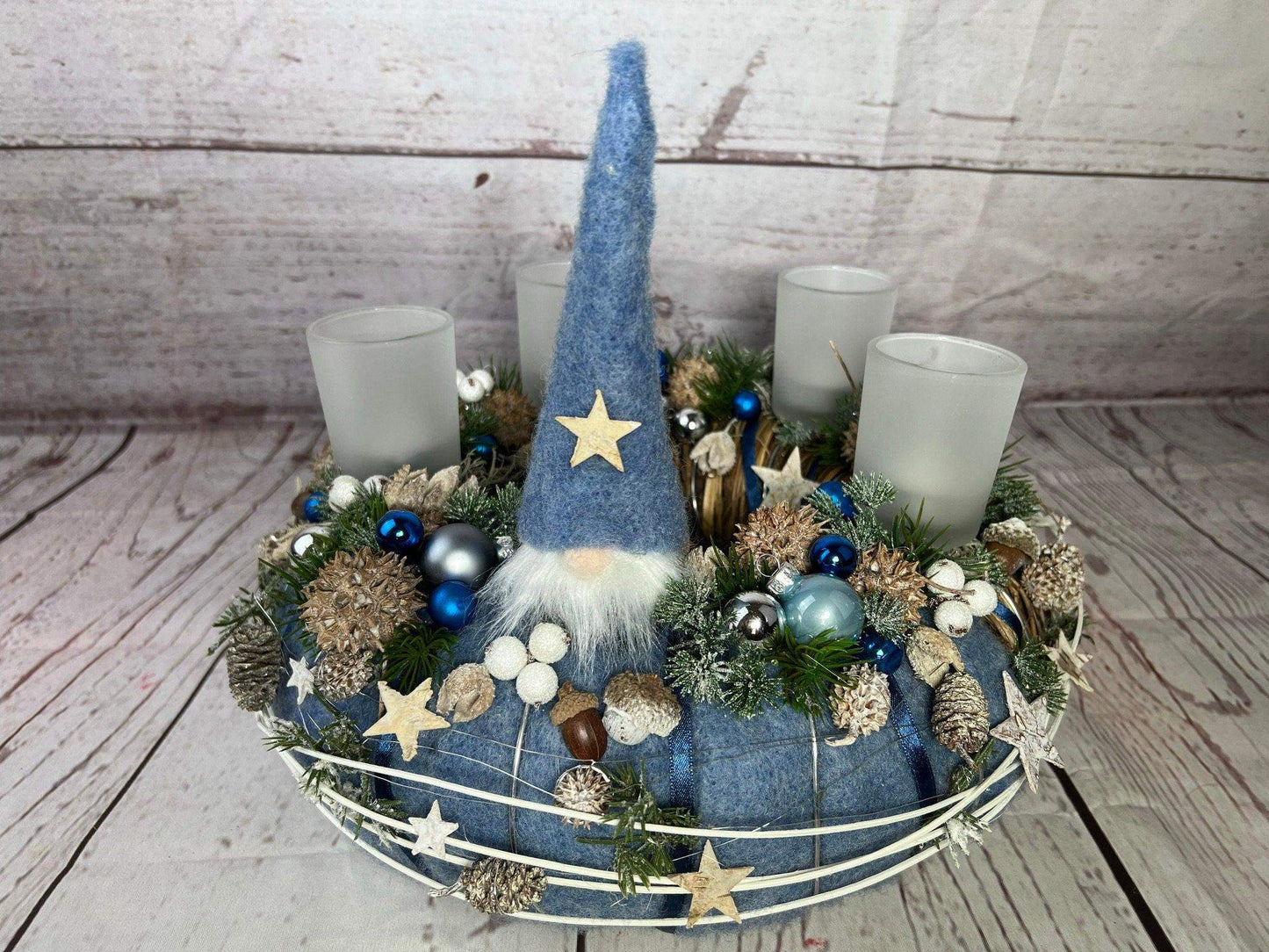 Adventskranz Gläser Wichtel Kugel Sterne Draht Tanne Filz Haltbar Künstlich – handgemacht aus Seiden- und Kunstblumen, langlebig & pflegeleicht von SarahsFlowerStudio