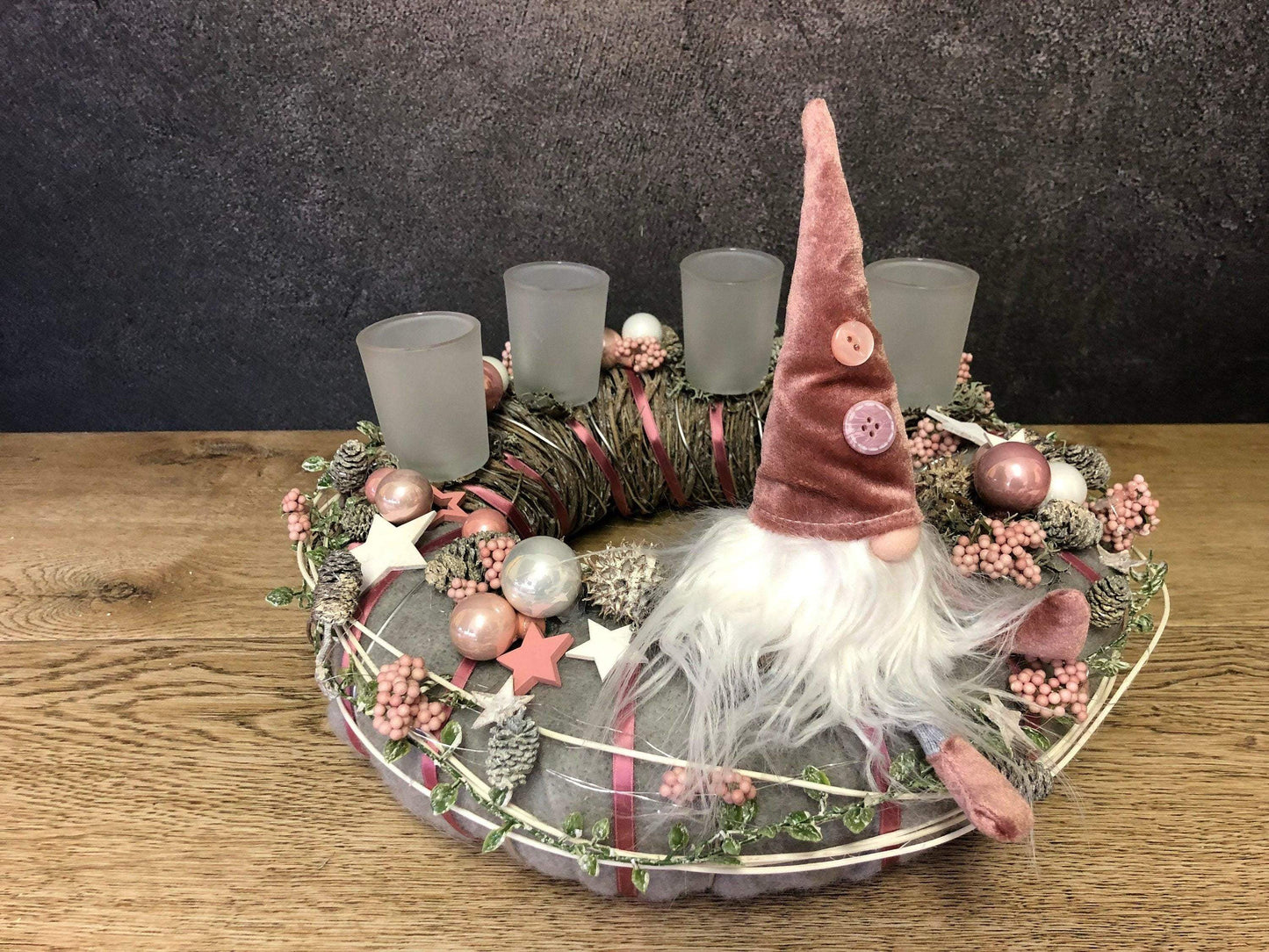 Adventskranz Gläser Wichtel Kugel Sterne Draht Tanne Filz Haltbar Künstlich – handgemacht aus Seiden- und Kunstblumen, langlebig & pflegeleicht von SarahsFlowerStudio