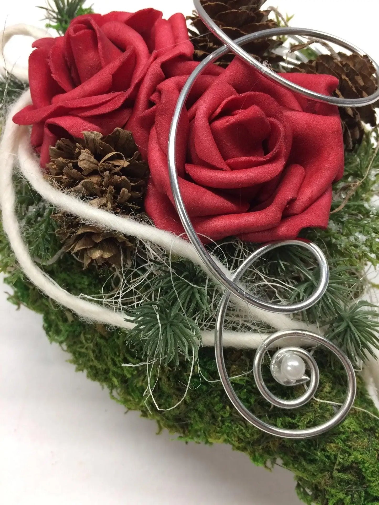 Grabgesteck Grabschmuck Allerheiligen Moosherz 20cm Grabdeko Grabdekoration – handgemacht aus Seiden- und Kunstblumen, langlebig & pflegeleicht von SarahsFlowerStudio