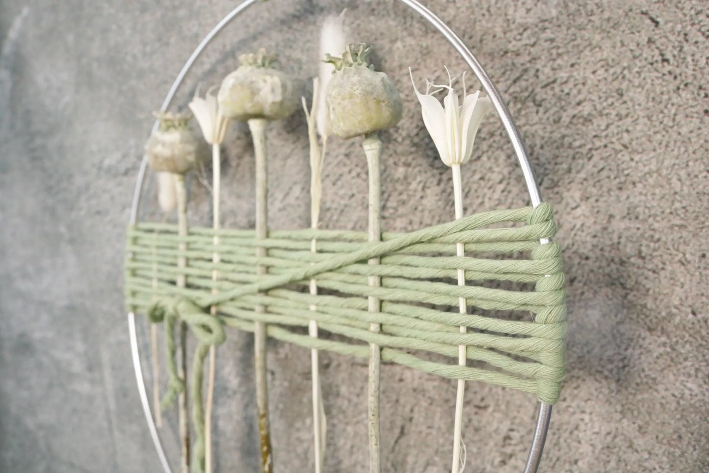 Türkranz Kranz Ring Gräser Wandkranz Trockenblumen Natur natürlich Hoop Fensterdeko – handgemacht aus Seiden- und Kunstblumen, langlebig & pflegeleicht von SarahsFlowerStudio