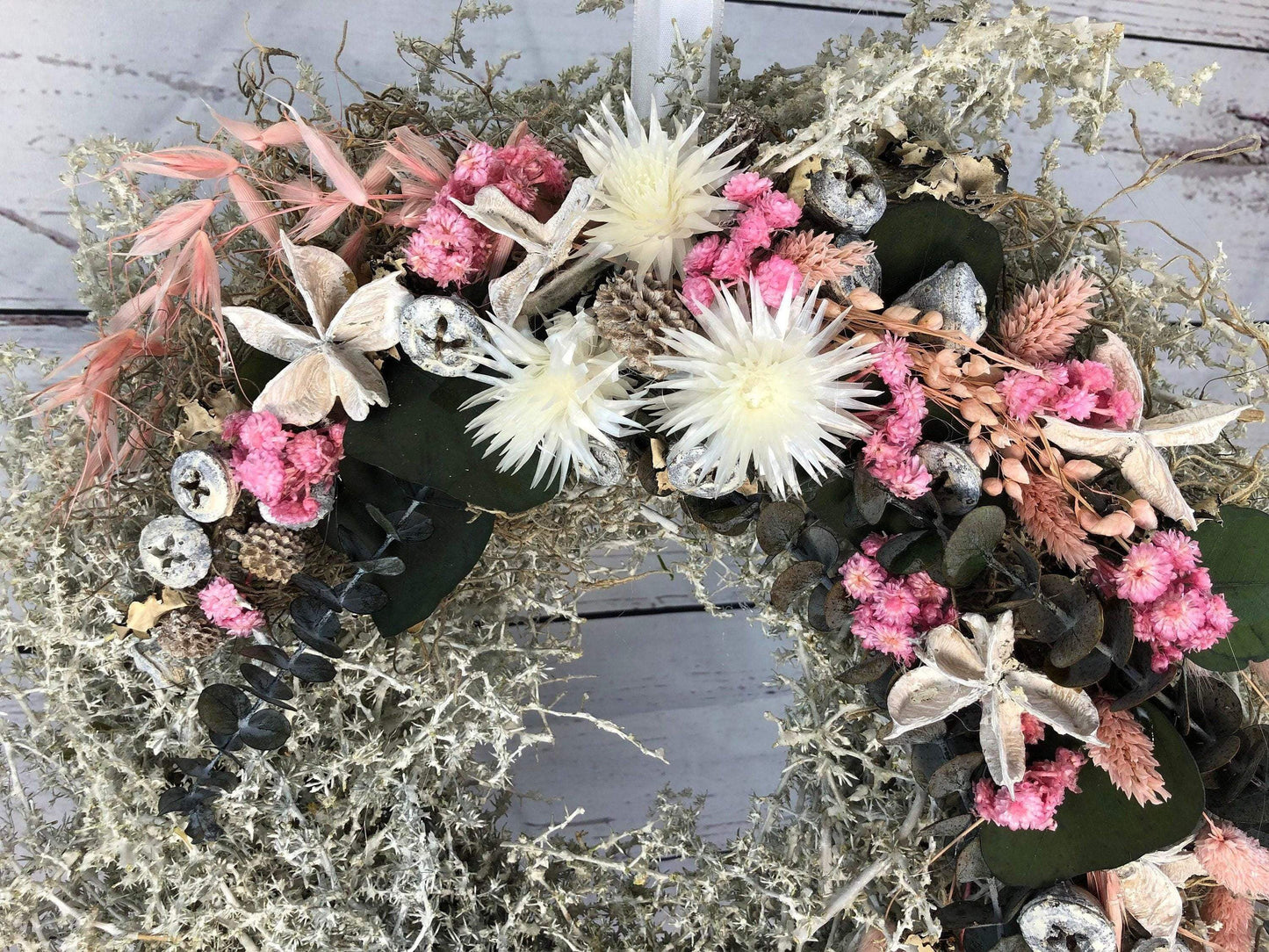 Türkranz Kranz Natur Trrockenblumen Trockenmaterial Handgebunden Modern ganzjährig Asperagus Eukalyptus Herbst – handgemacht aus Seiden- und Kunstblumen, langlebig & pflegeleicht von SarahsFlowerStudio