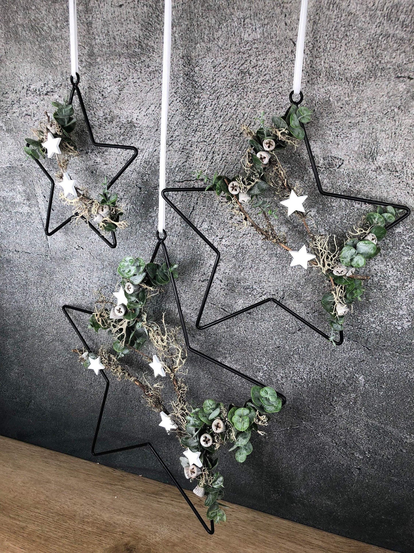 Stern Fensterdeko Türkranz Advent Modern Ring Fenster Fensterschmuck Deko Weihnachten Wandschmuck – handgemacht aus Seiden- und Kunstblumen, langlebig & pflegeleicht von SarahsFlowerStudio
