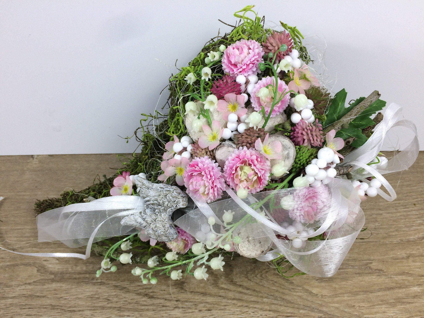 Grabgesteck Grabschmuck Gesteck Herz Moosherz Grabdeko Grabdekoration – handgemacht aus Seiden- und Kunstblumen, langlebig & pflegeleicht von SarahsFlowerStudio