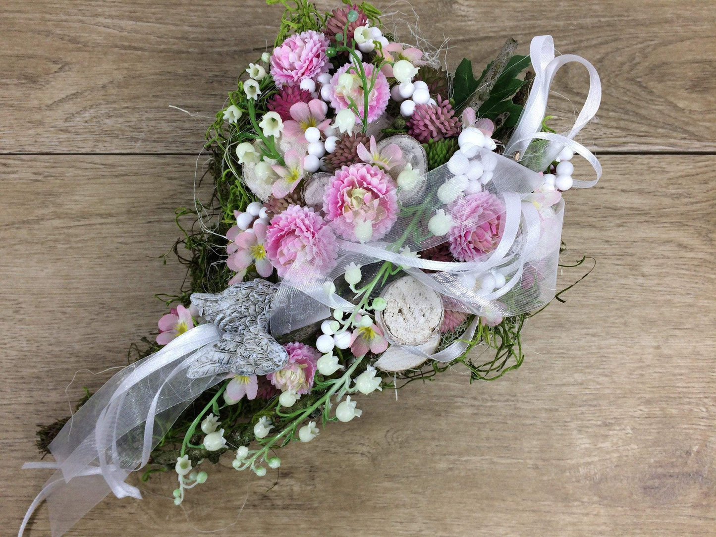 Grabgesteck Grabschmuck Gesteck Herz Moosherz Grabdeko Grabdekoration – handgemacht aus Seiden- und Kunstblumen, langlebig & pflegeleicht von SarahsFlowerStudio