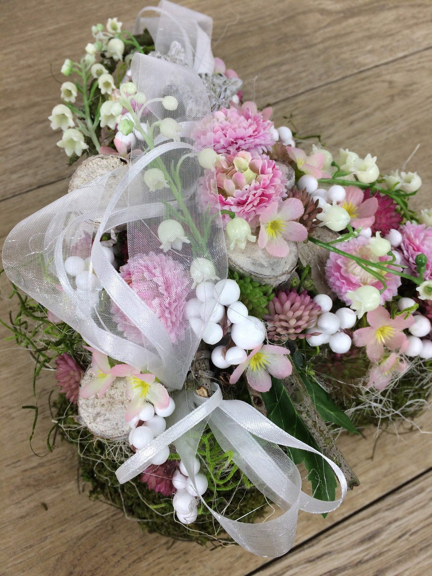 Grabgesteck Grabschmuck Gesteck Herz Moosherz Grabdeko Grabdekoration – handgemacht aus Seiden- und Kunstblumen, langlebig & pflegeleicht von SarahsFlowerStudio