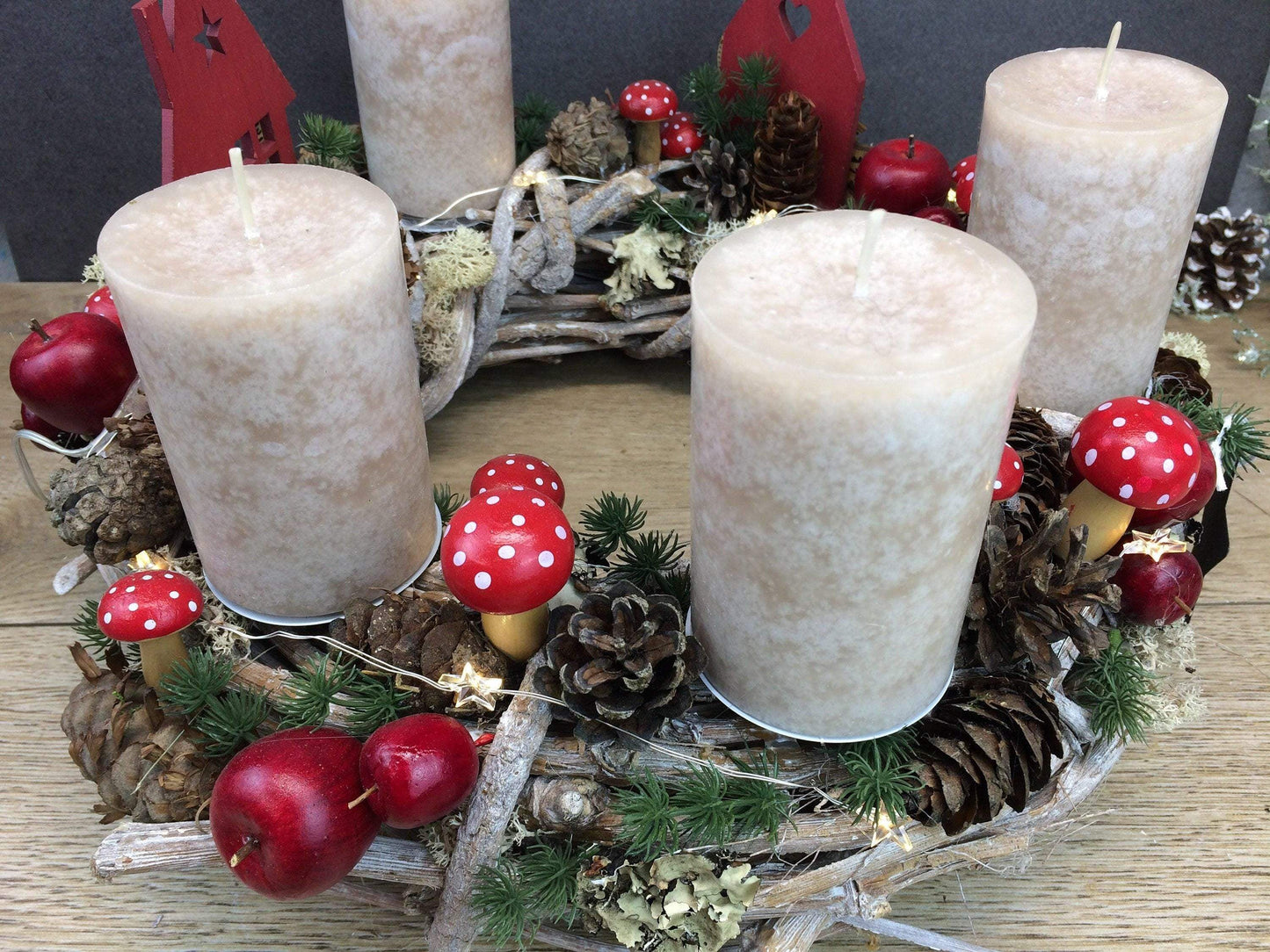 Adventskranz Adventskalender mit 20er LED Lichterkette – handgemacht aus Seiden- und Kunstblumen, langlebig & pflegeleicht von SarahsFlowerStudio