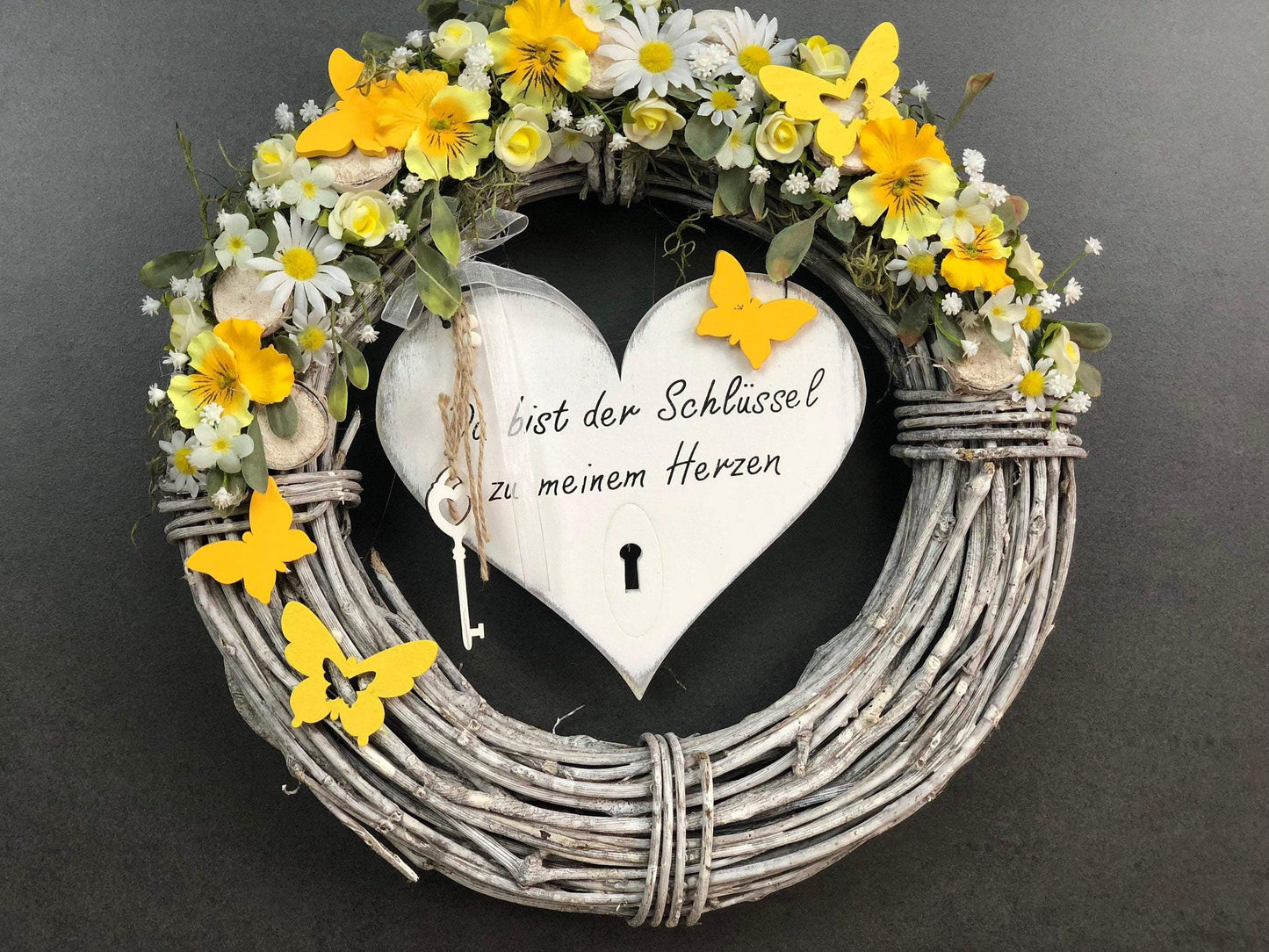 Türkranz 35cm Türdeko Türschmuck Herz Modern ganzjährig Tür Schmuck Herbst – handgemacht aus Seiden- und Kunstblumen, langlebig & pflegeleicht von SarahsFlowerStudio