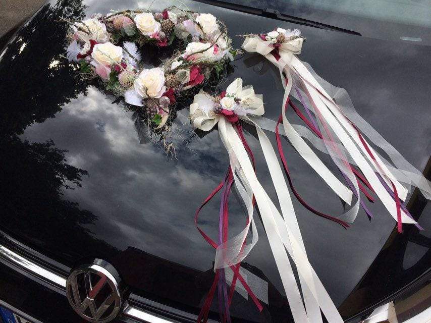 Autoschmuck Set 3 Teilig Herz und Schleifen Autodekoration Autoblumenschmuck Gesteck Hochzeit Kutschen Schmuck Kutschendeko Kutsche Wedding – handgemacht aus Seiden- und Kunstblumen, langlebig & pflegeleicht von SarahsFlowerStudio