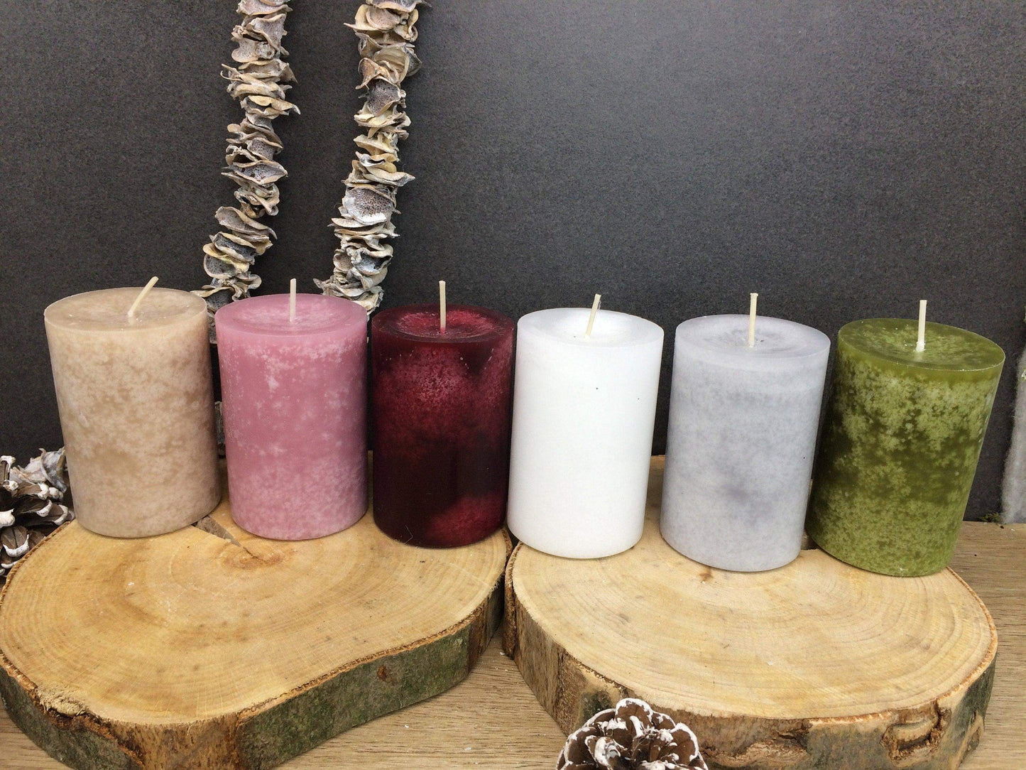 Kerzen Stumpen Stumpenkerzen Ersatzkerzen für Adventskranz – handgemacht aus Seiden- und Kunstblumen, langlebig & pflegeleicht von SarahsFlowerStudio