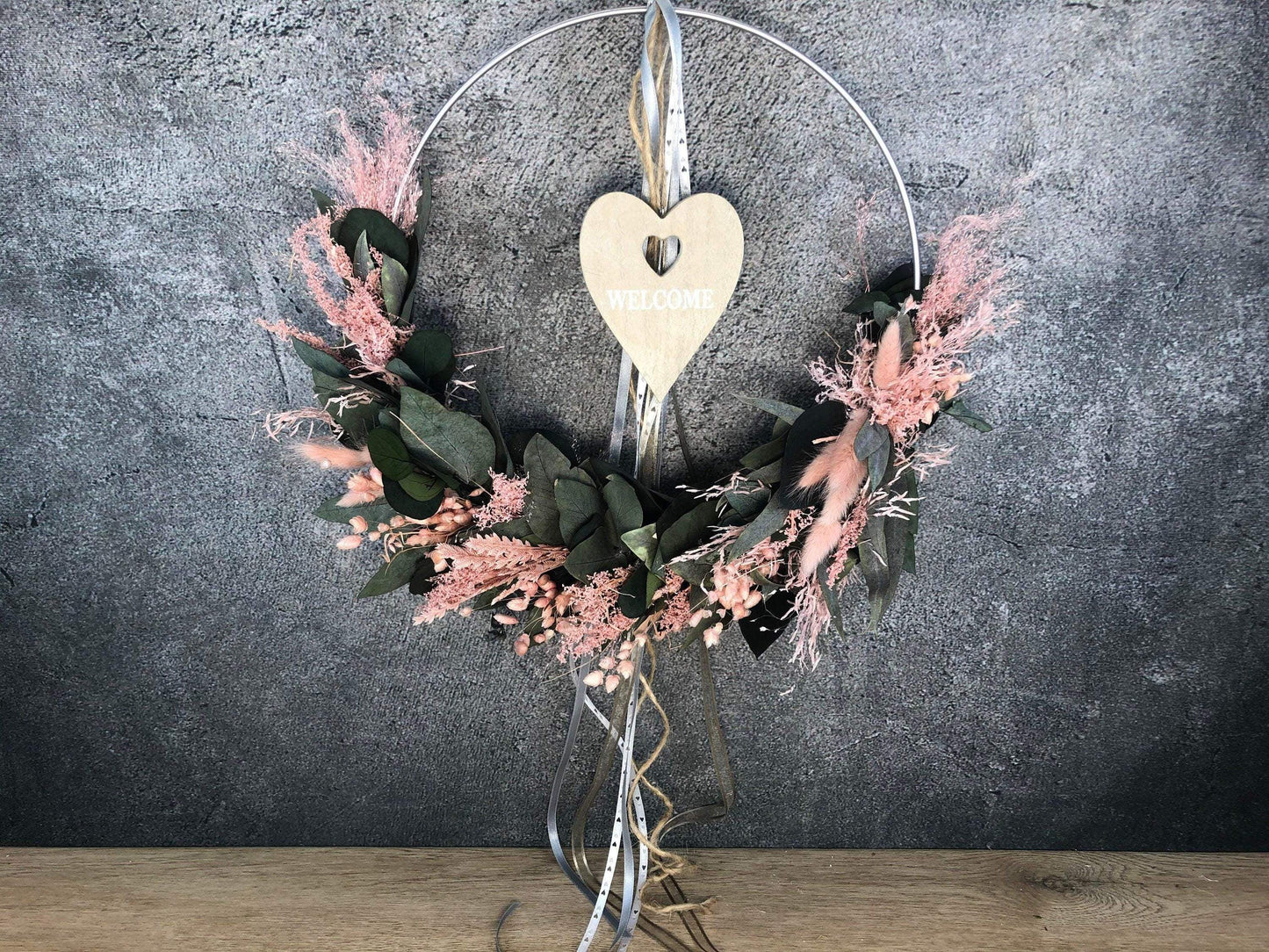 Türkranz Welcome Herz Kranz Ring Eukalyptus Gräser Wandkranz Trockenblumen Natur natürlich Hoop Herbst Herbstlich – handgemacht aus Seiden- und Kunstblumen, langlebig & pflegeleicht von SarahsFlowerStudio