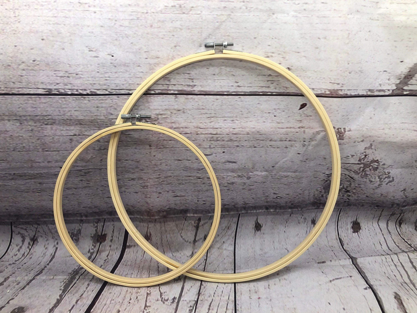 Stickrahmen Nähring Stickring Holzring Ring Bastelring Basteln Traumfänger Makramee Trockenblumen – handgemacht aus Seiden- und Kunstblumen, langlebig & pflegeleicht von SarahsFlowerStudio